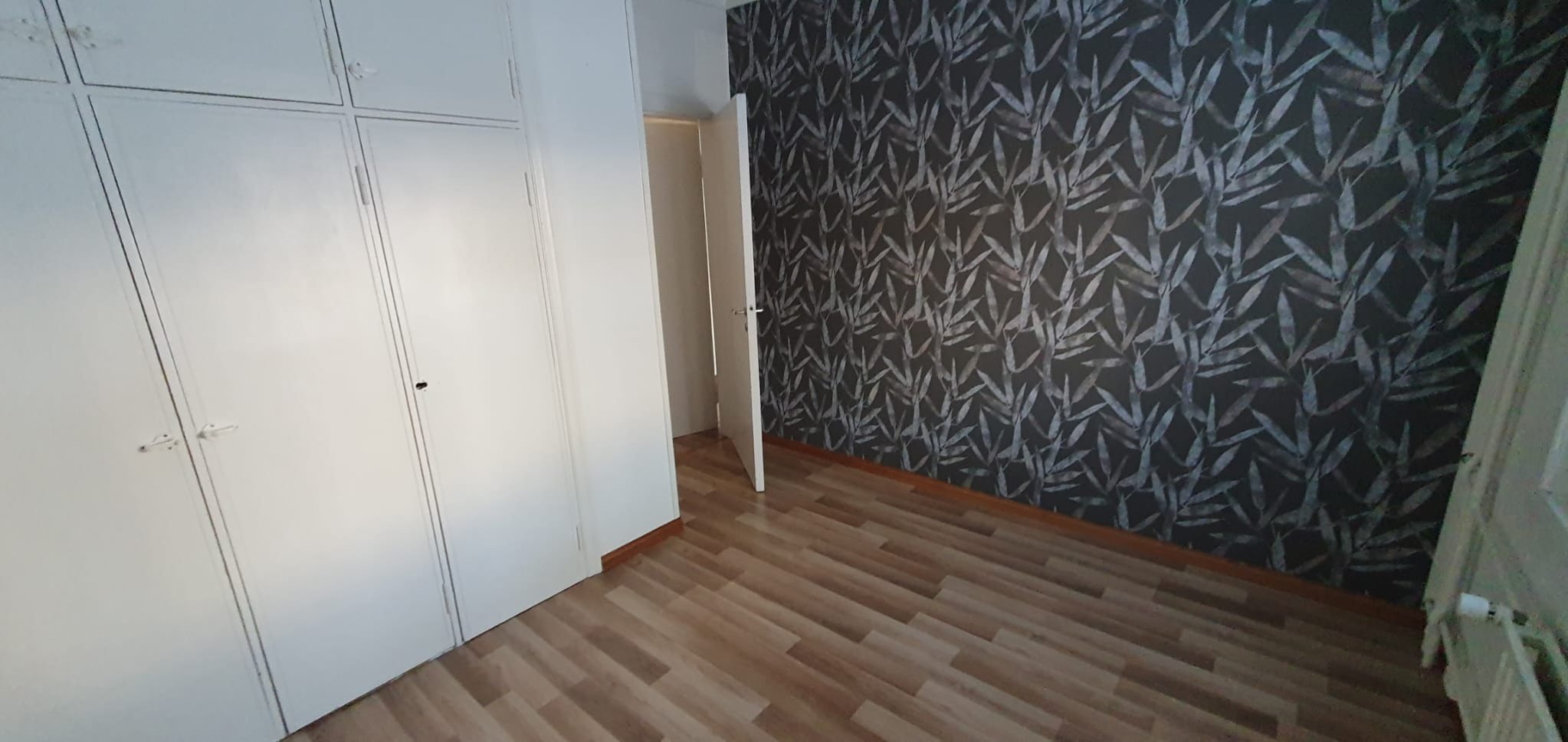 Ensimmäisen kerroksen kolmio rauhallisessa talossa. 3