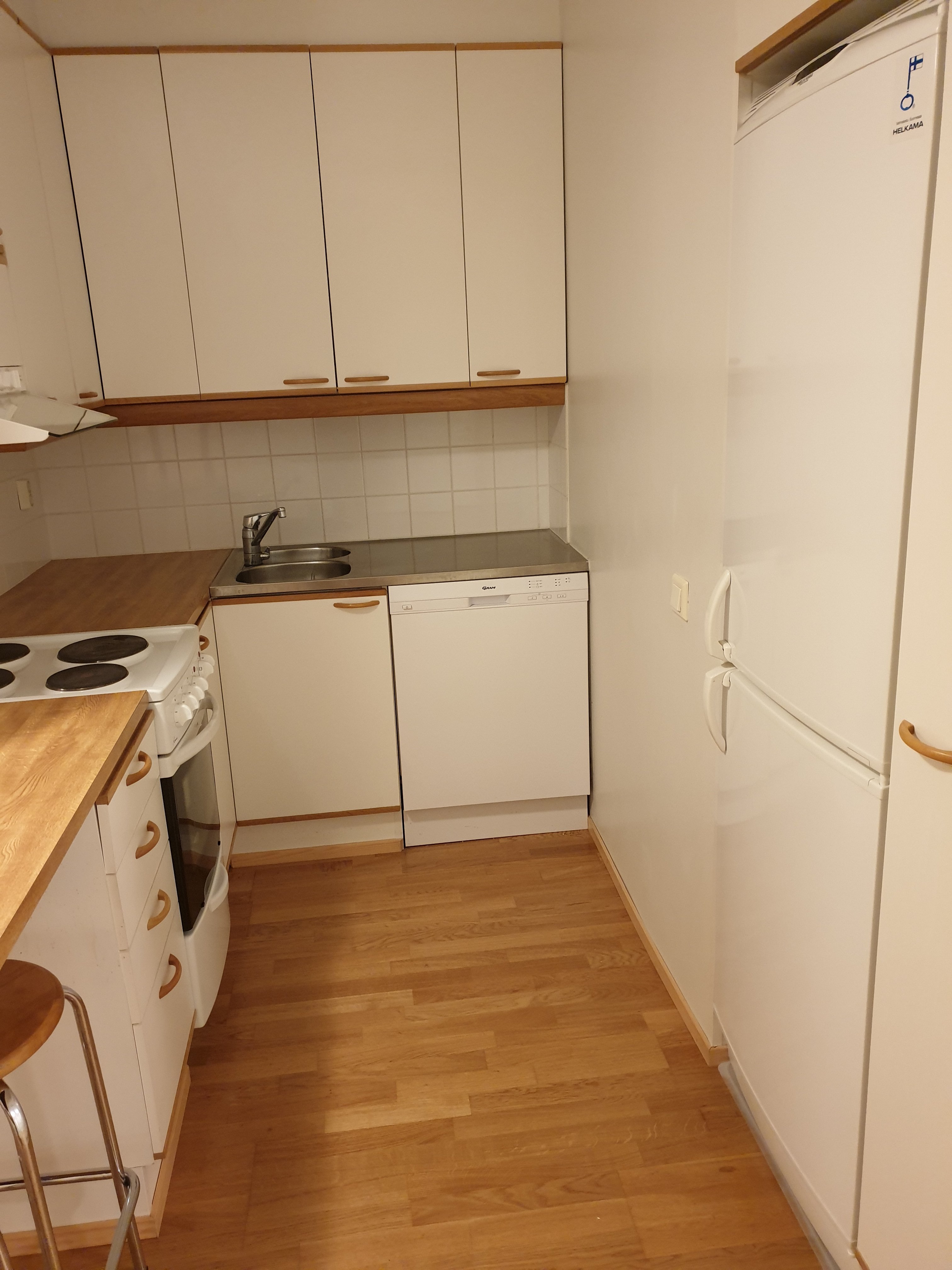 1h,kk,kh,sa,parveke,autopaikka,varasto Kastellissa 5