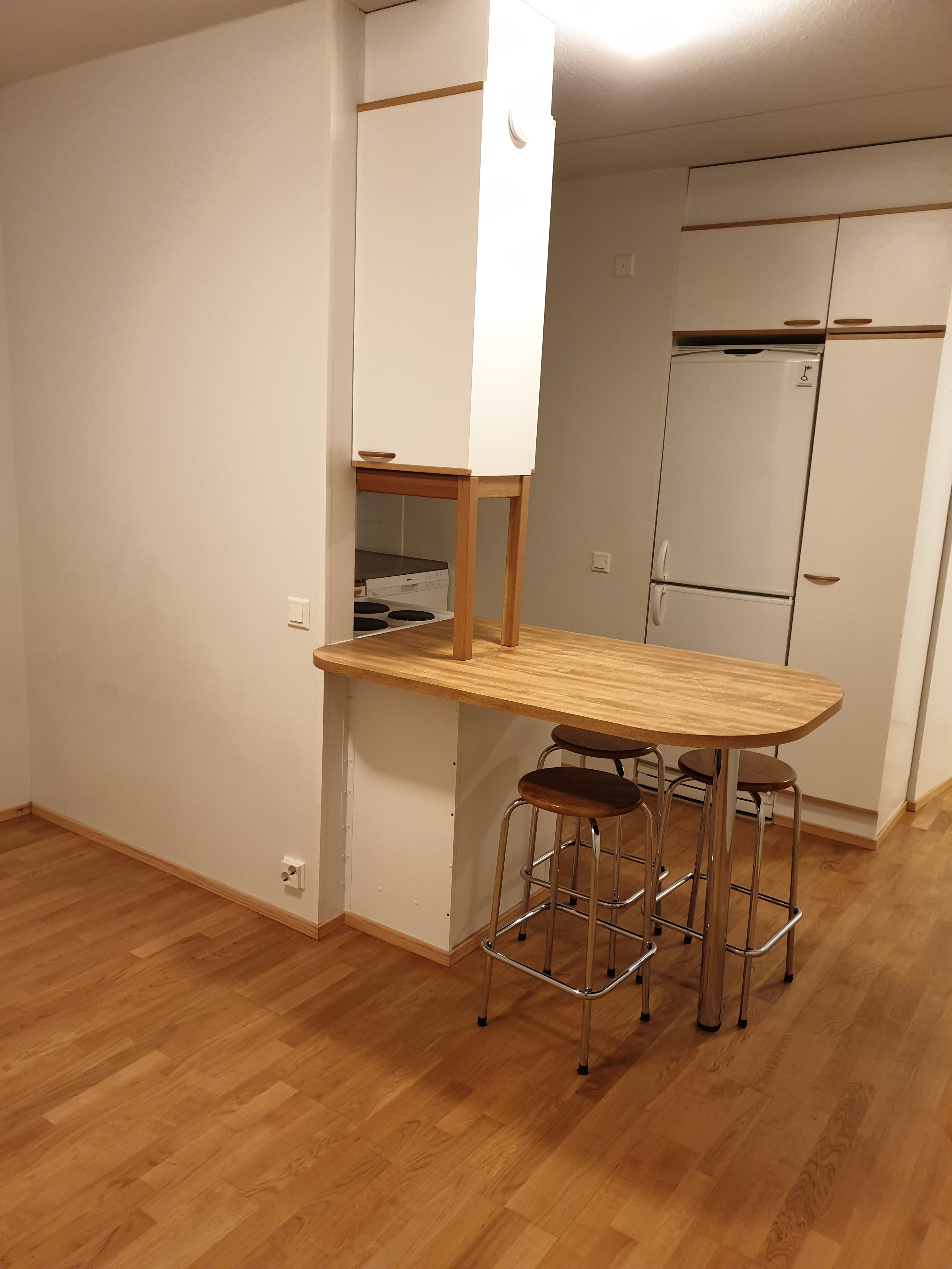 1h,kk,kh,sa,parveke,autopaikka,varasto Kastellissa 4