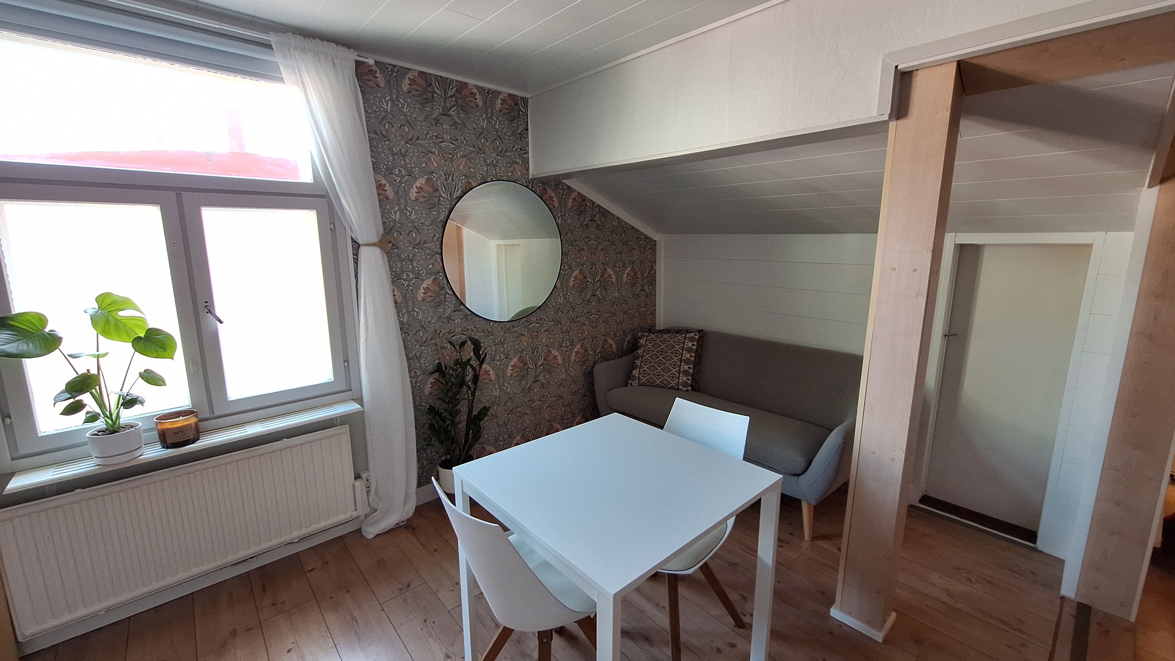 Valoisa puutaloyksiö Lonttisissa 1