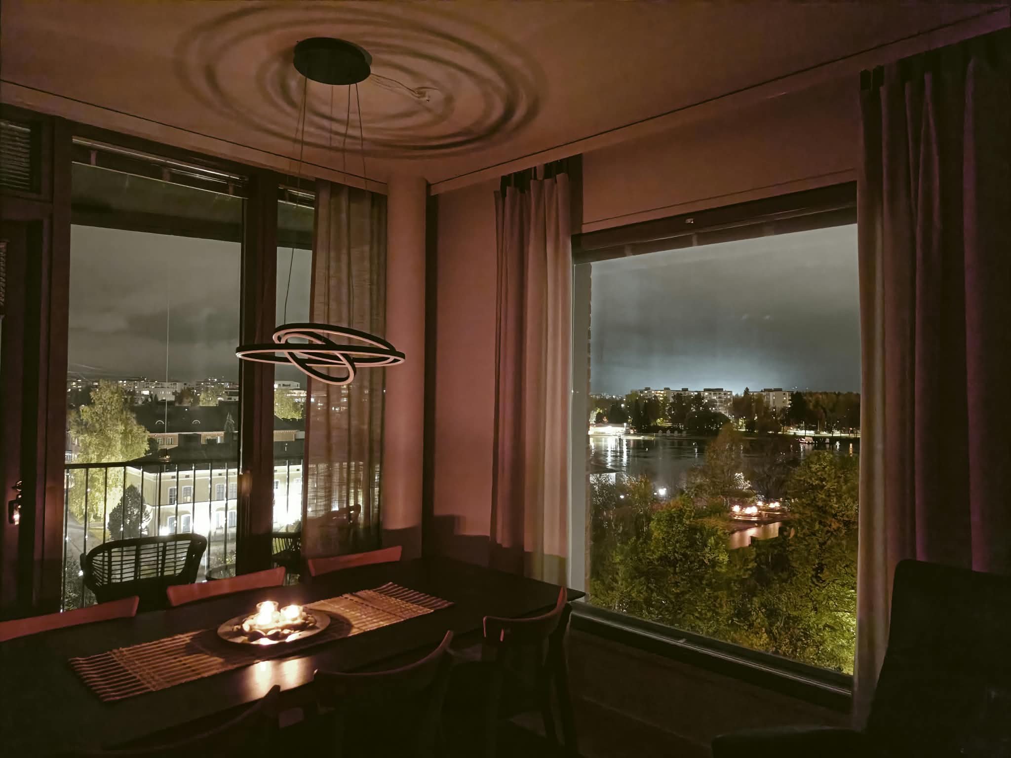Prerium luokan kalustettu kolmio Oulun Myllytullissa. 1