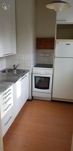 Karvalaukunkuja 1
