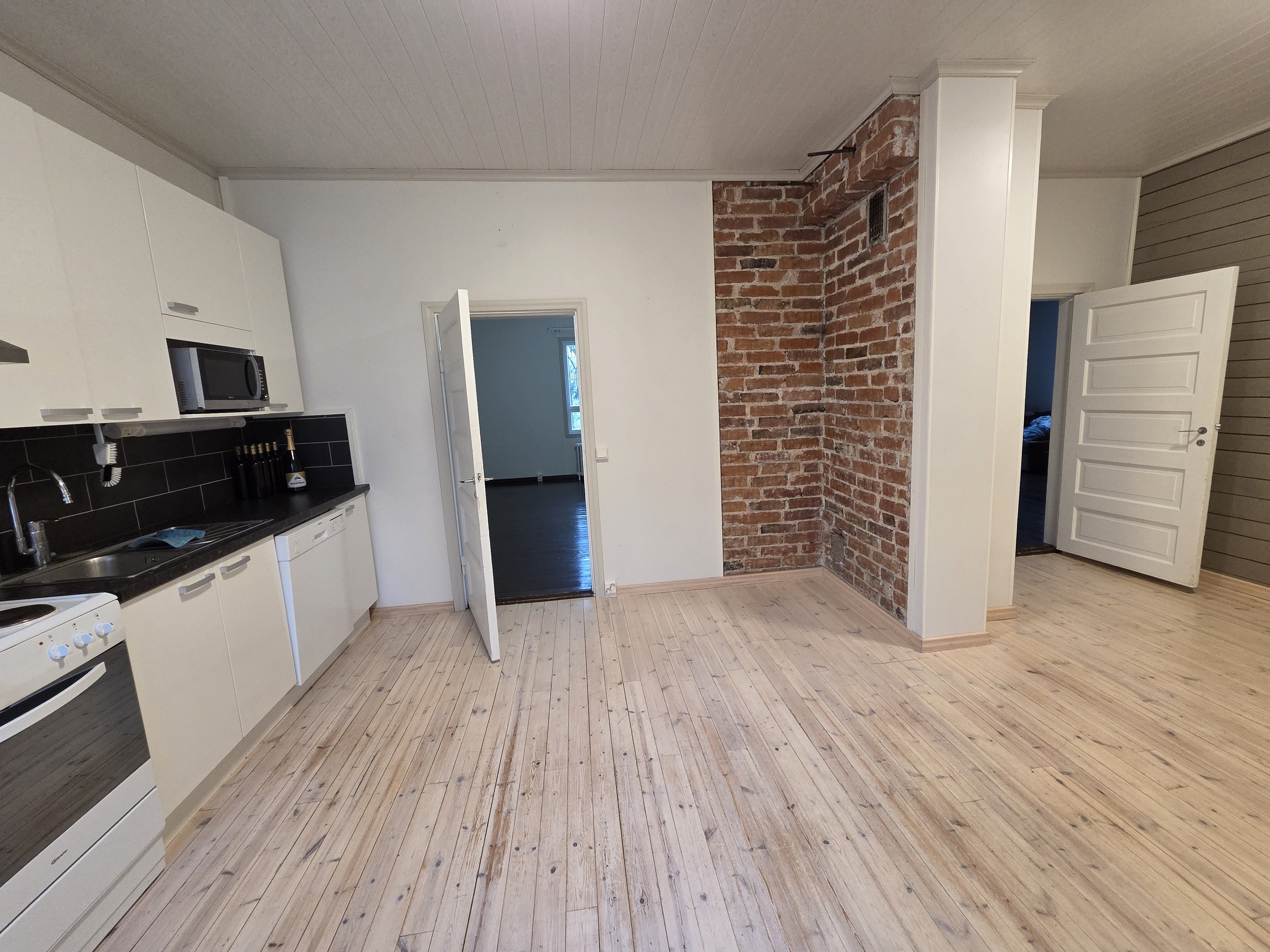 Omakotitalo iskossa 100m2, iso piha 3