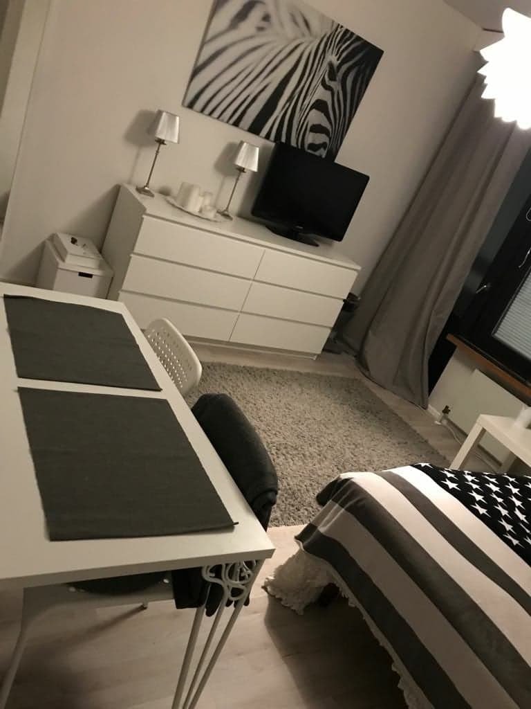 Yksiö kirkon läheisyydestä 1
