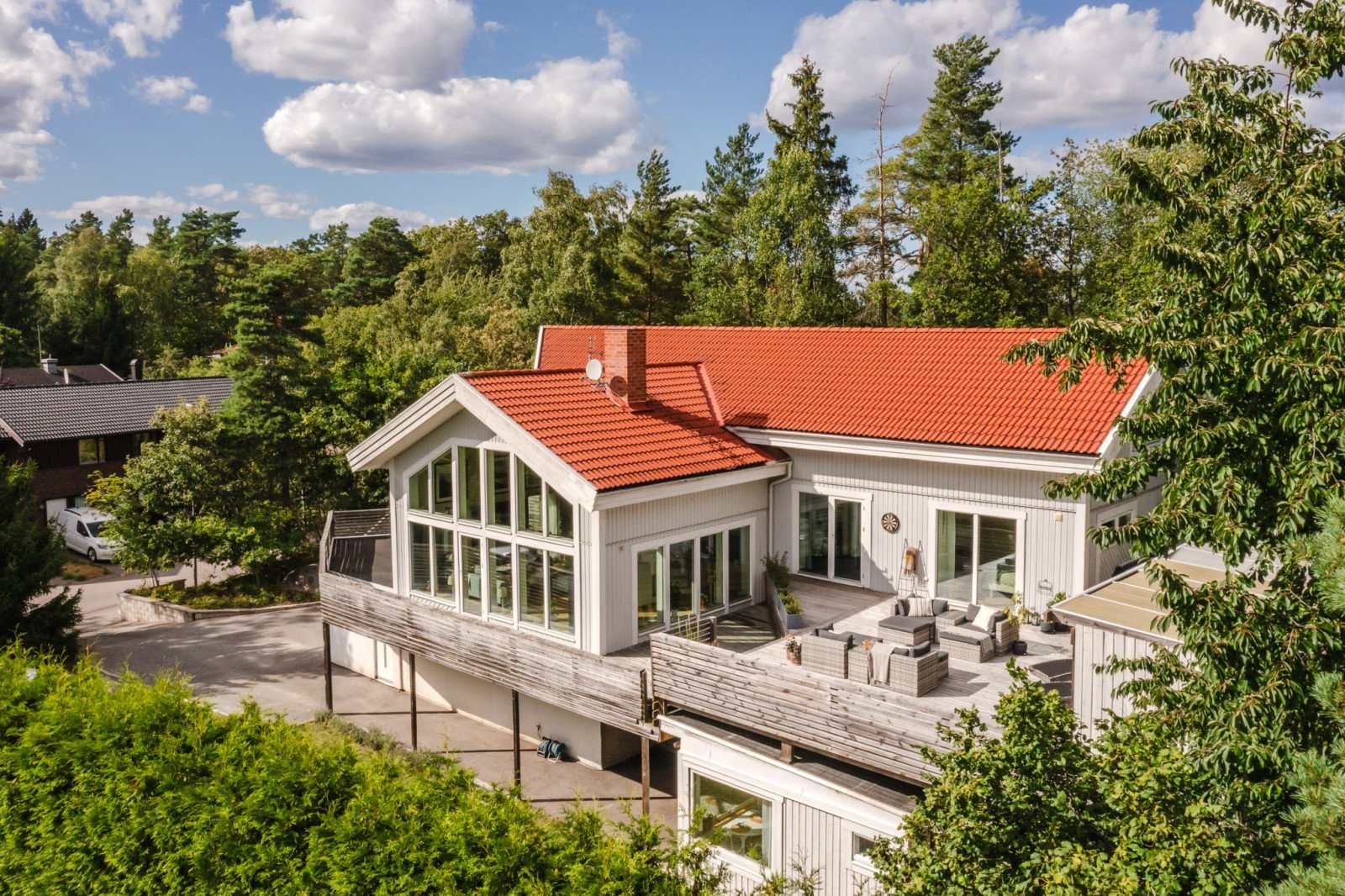 6 rok · 311 m² i Rönninge