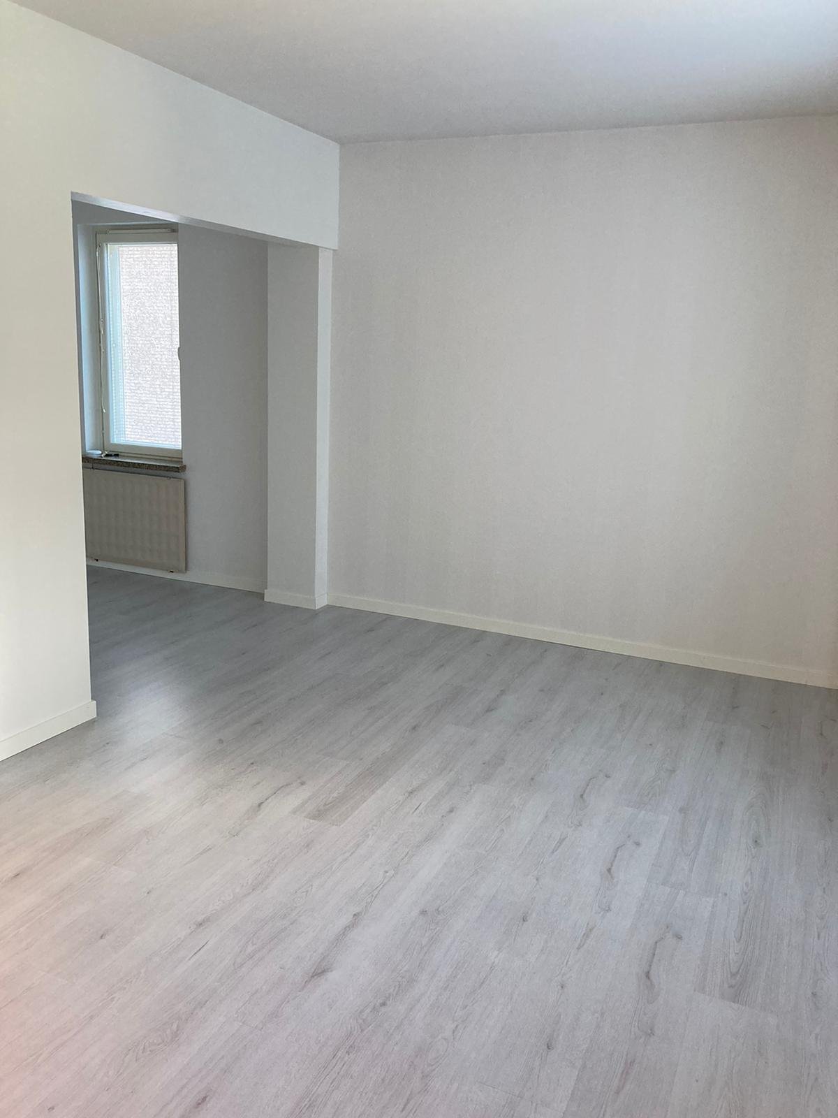 Valoisa yksiö hyvällä sijainnilla 4