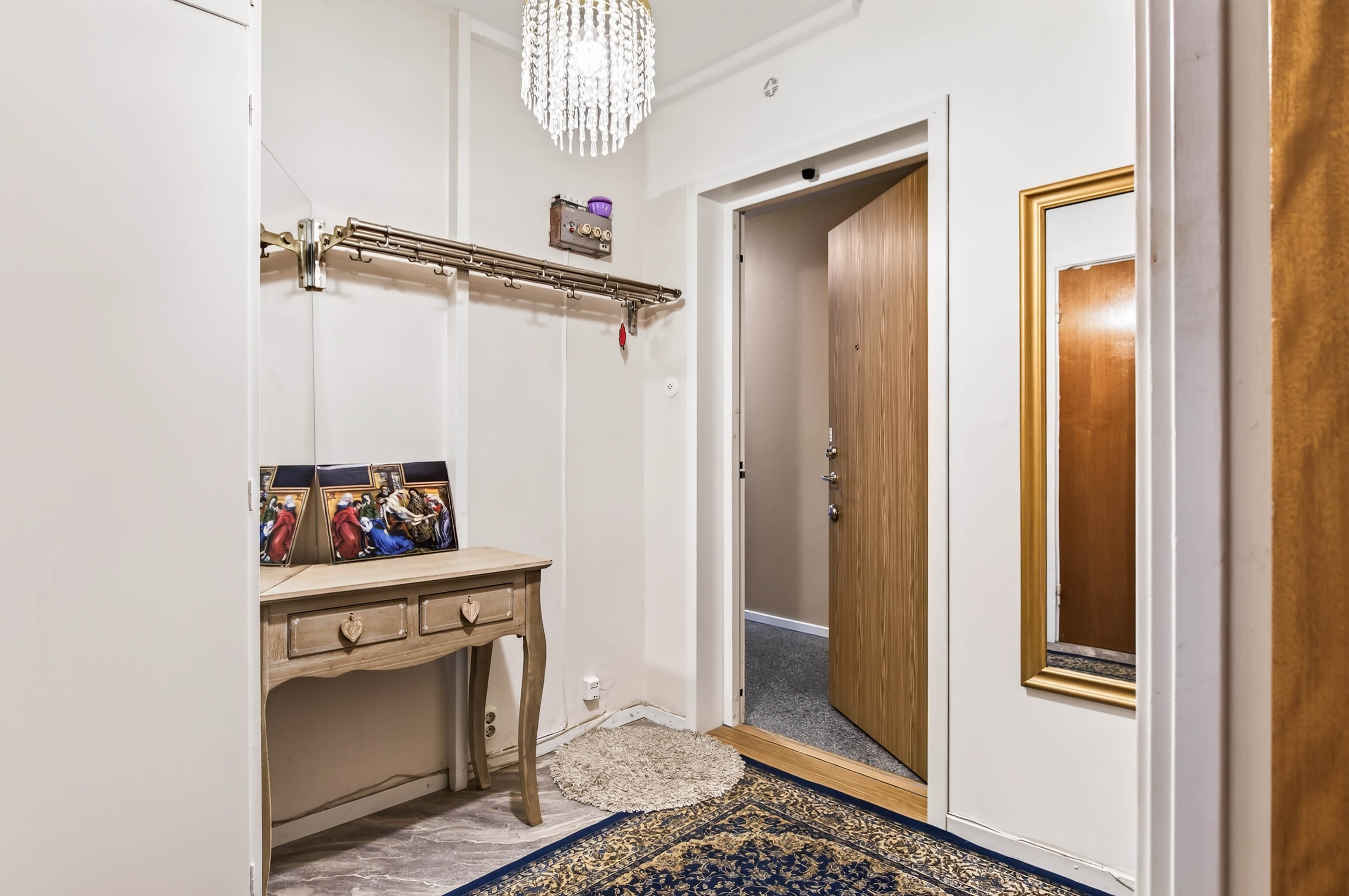 2 rok · 33 m² i Hälleforsnäs – bild 5