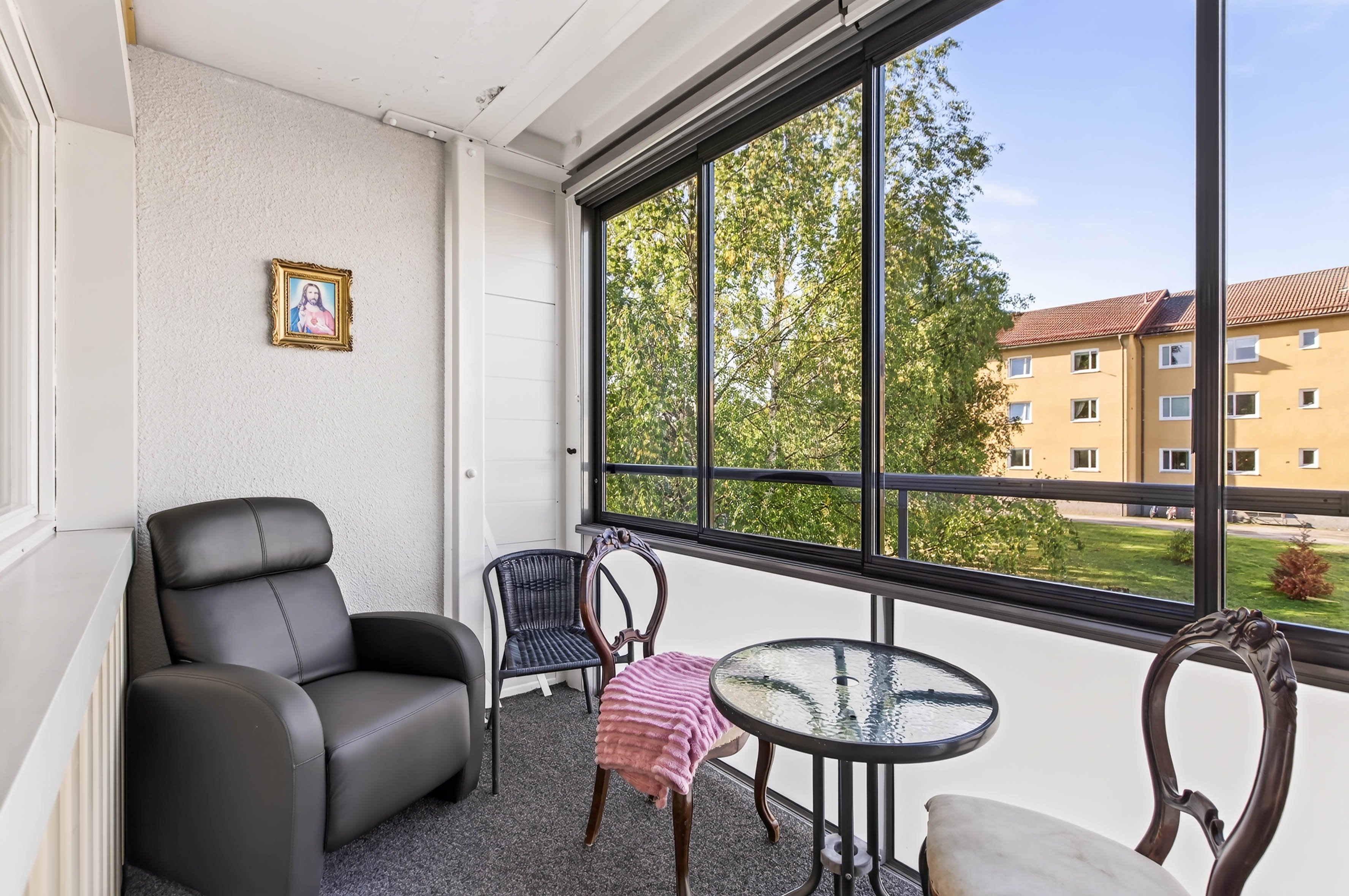 2 rok · 33 m² i Hälleforsnäs