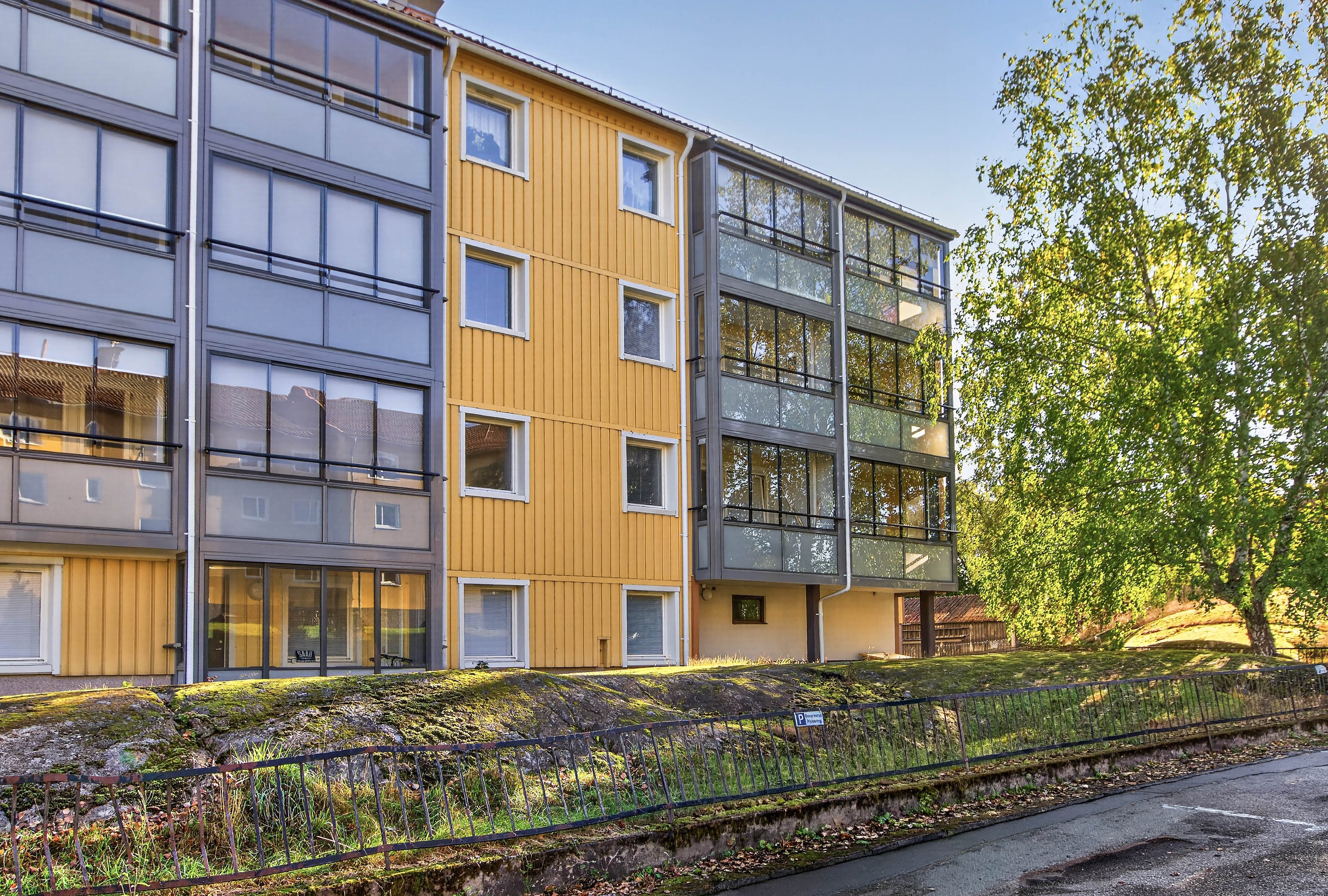 2 rok · 33 m² i Hälleforsnäs – bild 2