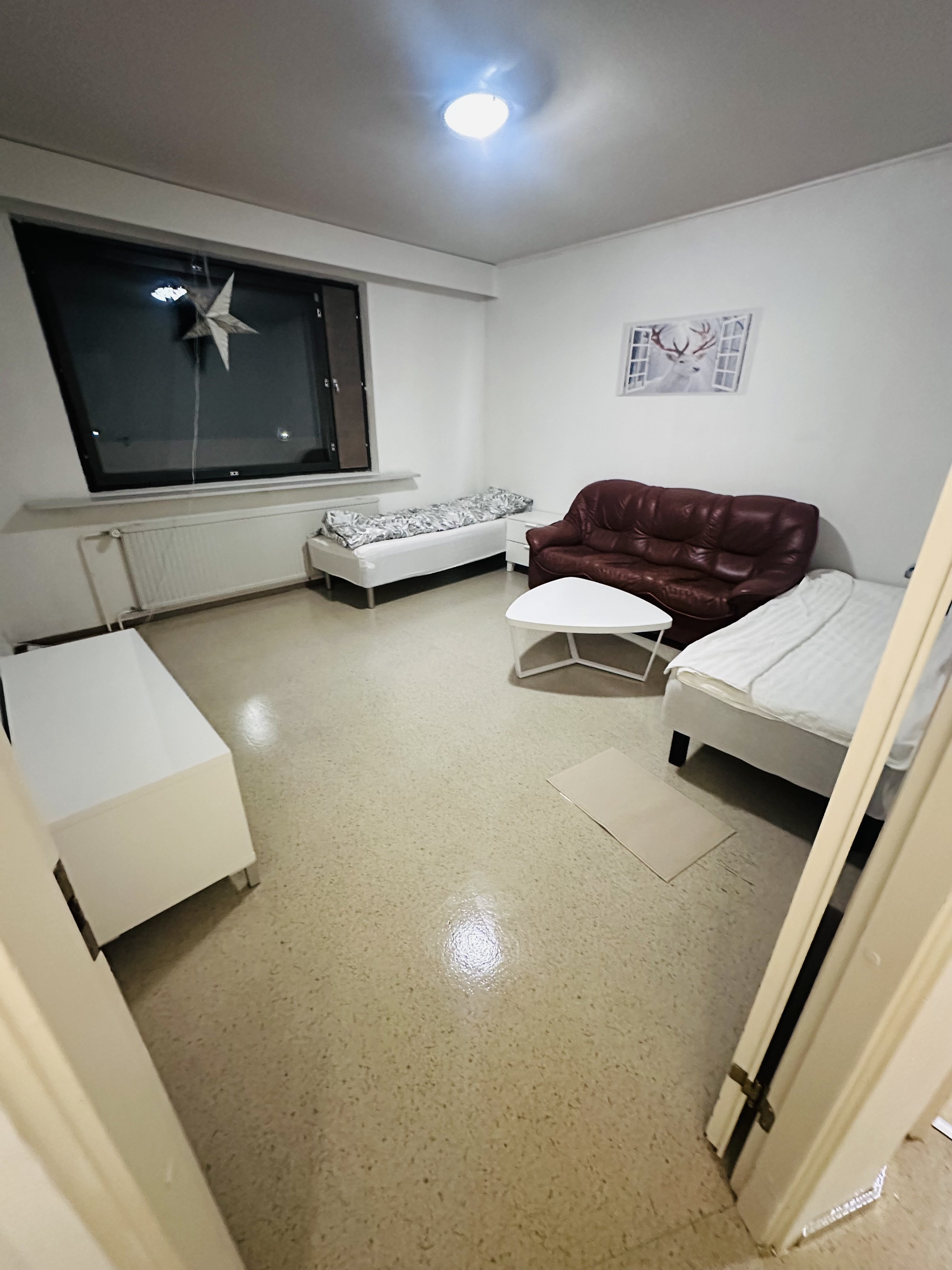 Shared Furnished 16m2 Room near Center available specially for seasonal worker or Student. Possible to extend  full yea 3