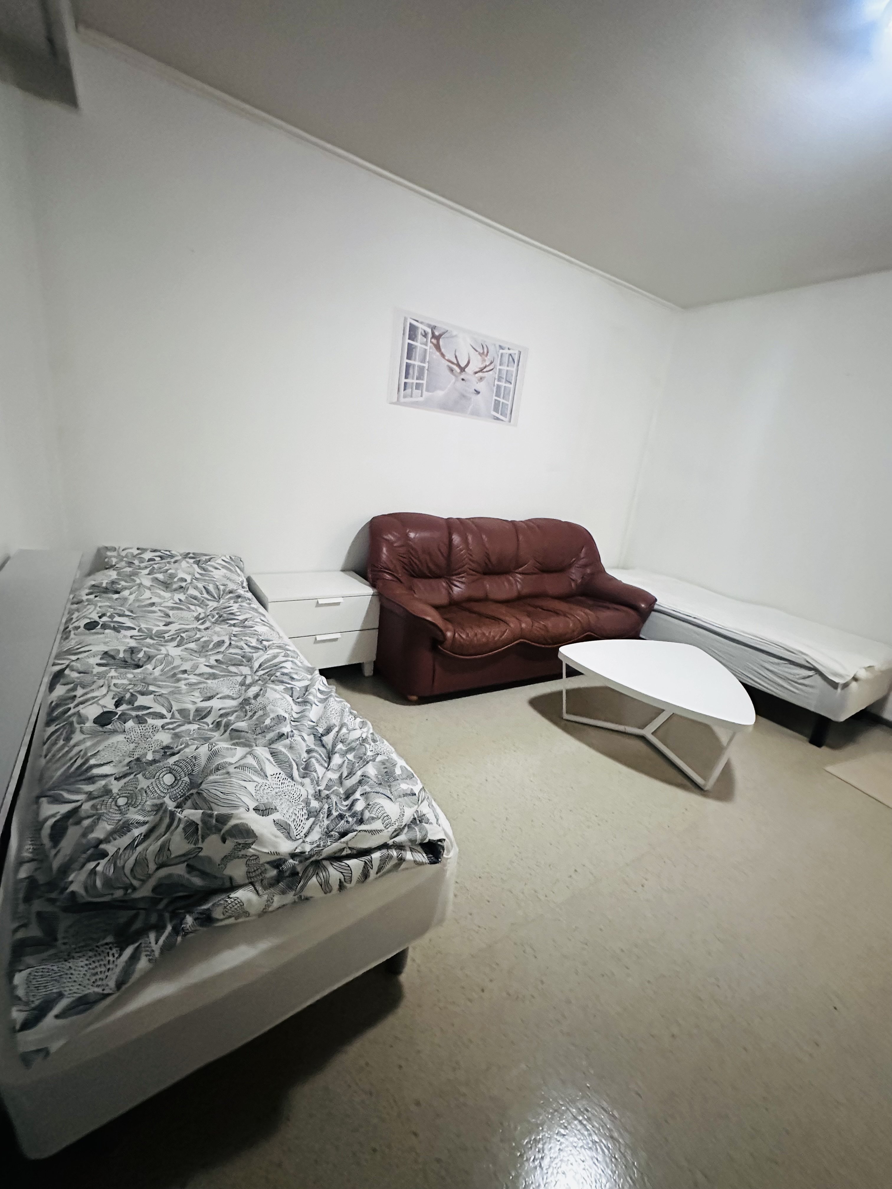 Shared Furnished 16m2 Room near Center available specially for seasonal worker or Student. Possible to extend  full yea 2