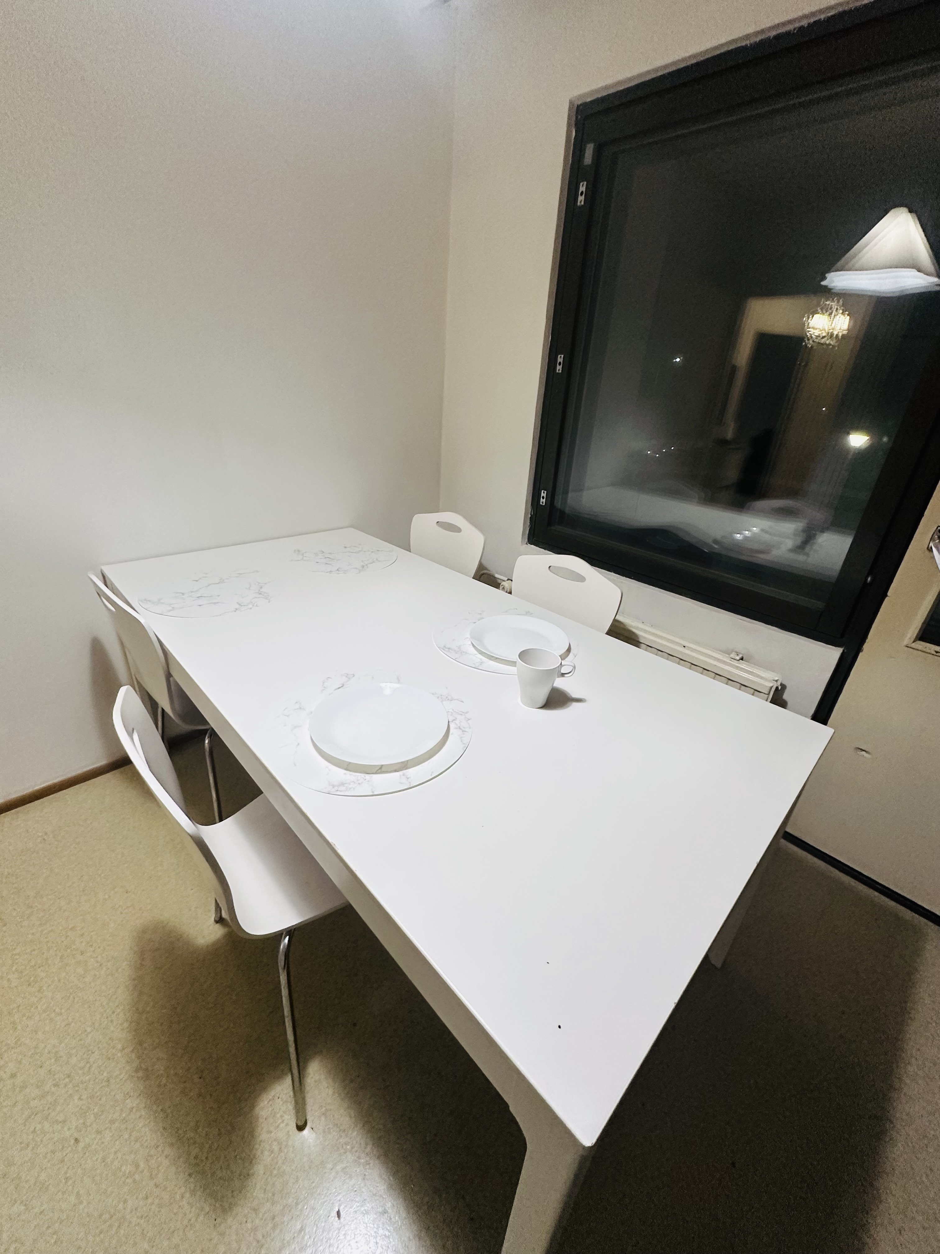 Shared Furnished 16m2 Room near Center available specially for seasonal worker or Student. Possible to extend  full yea 4