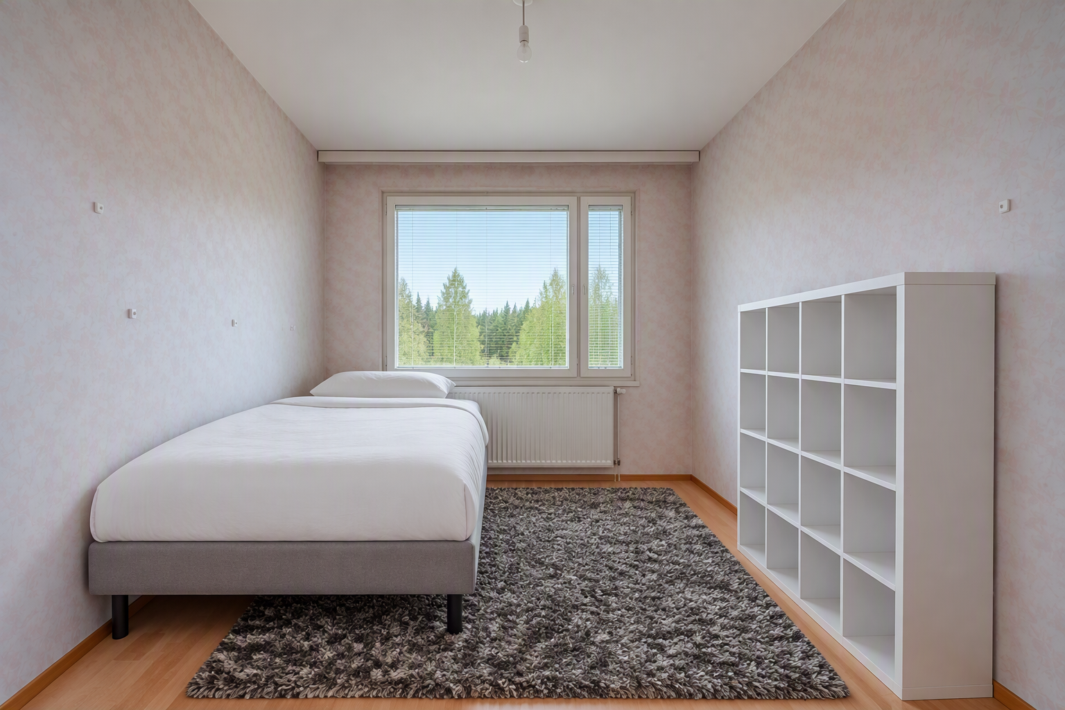 Ylimmän (7/7) kerroksen parvekkeellinen 74m2 kalustettu ilmalämpöpumpullinen kolmio Palosaarella 5