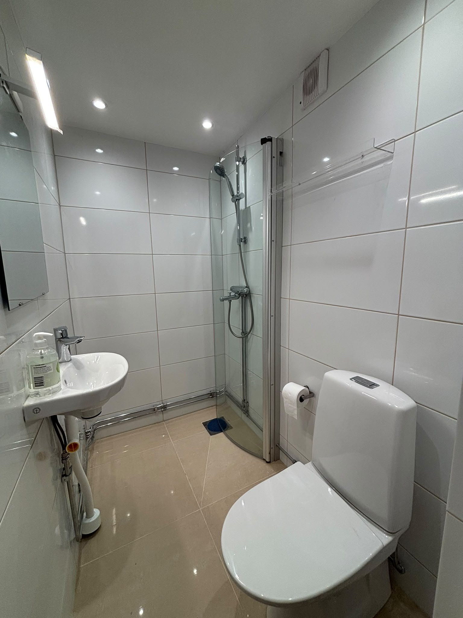 2 rok · 32 m² i Skärholmen – bild 2