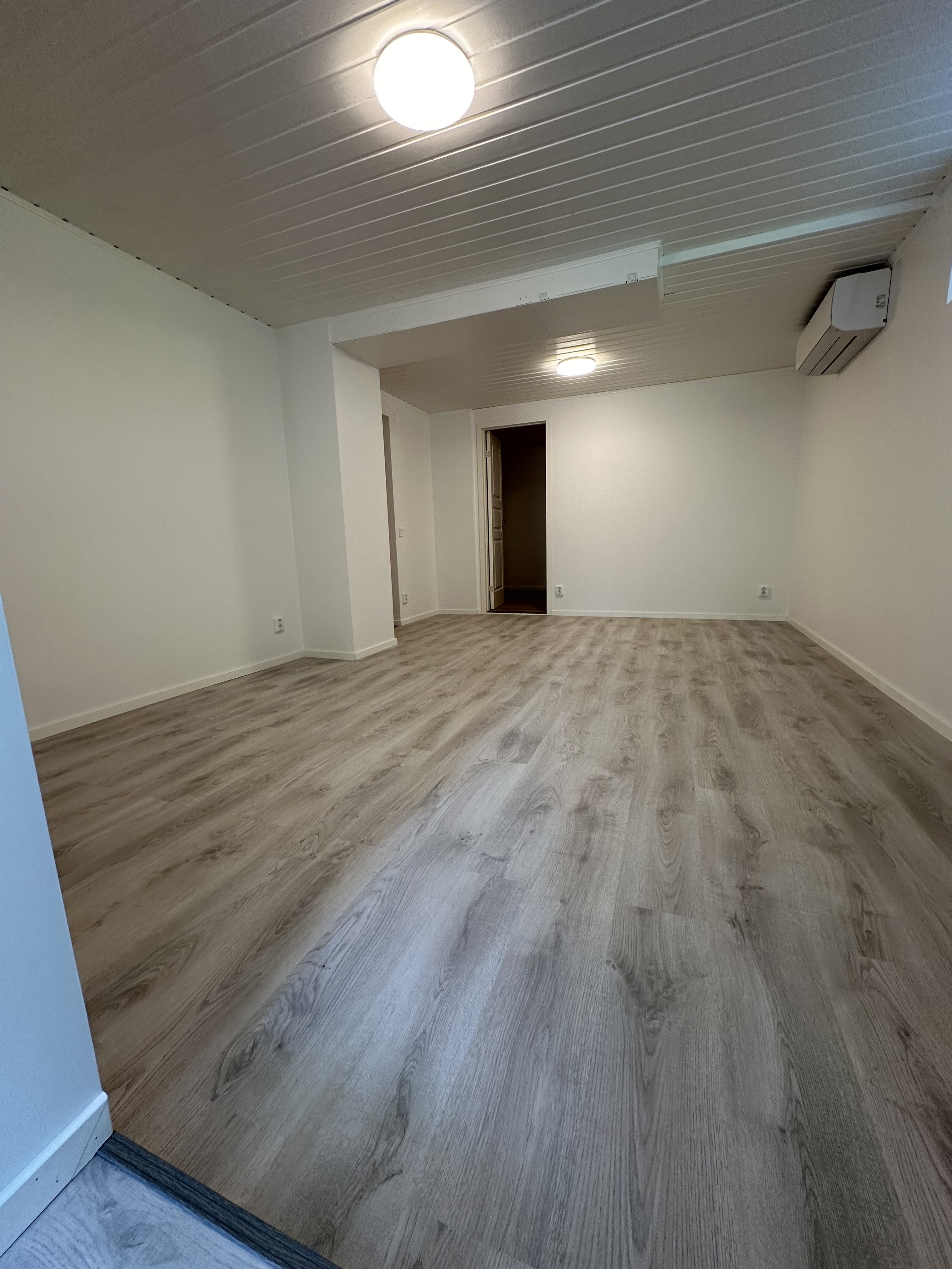 3 rok · 90 m² i Uttran