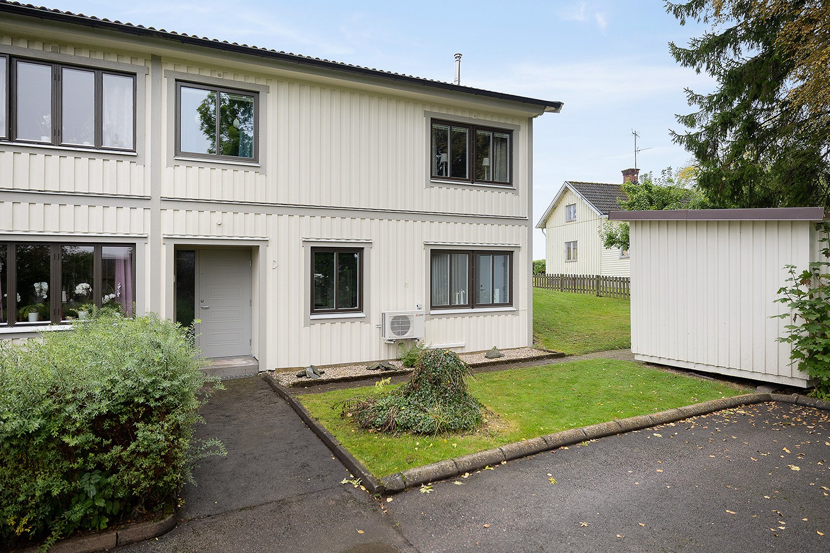 Radhus, 5 rooms, 127 sqm, Brålanda