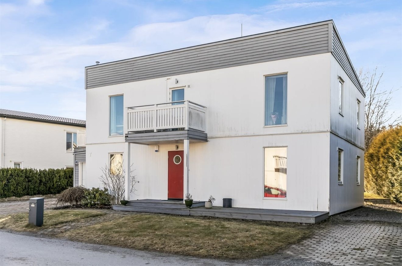 Villa/Hus, 6 rooms, 180 sqm, Bro