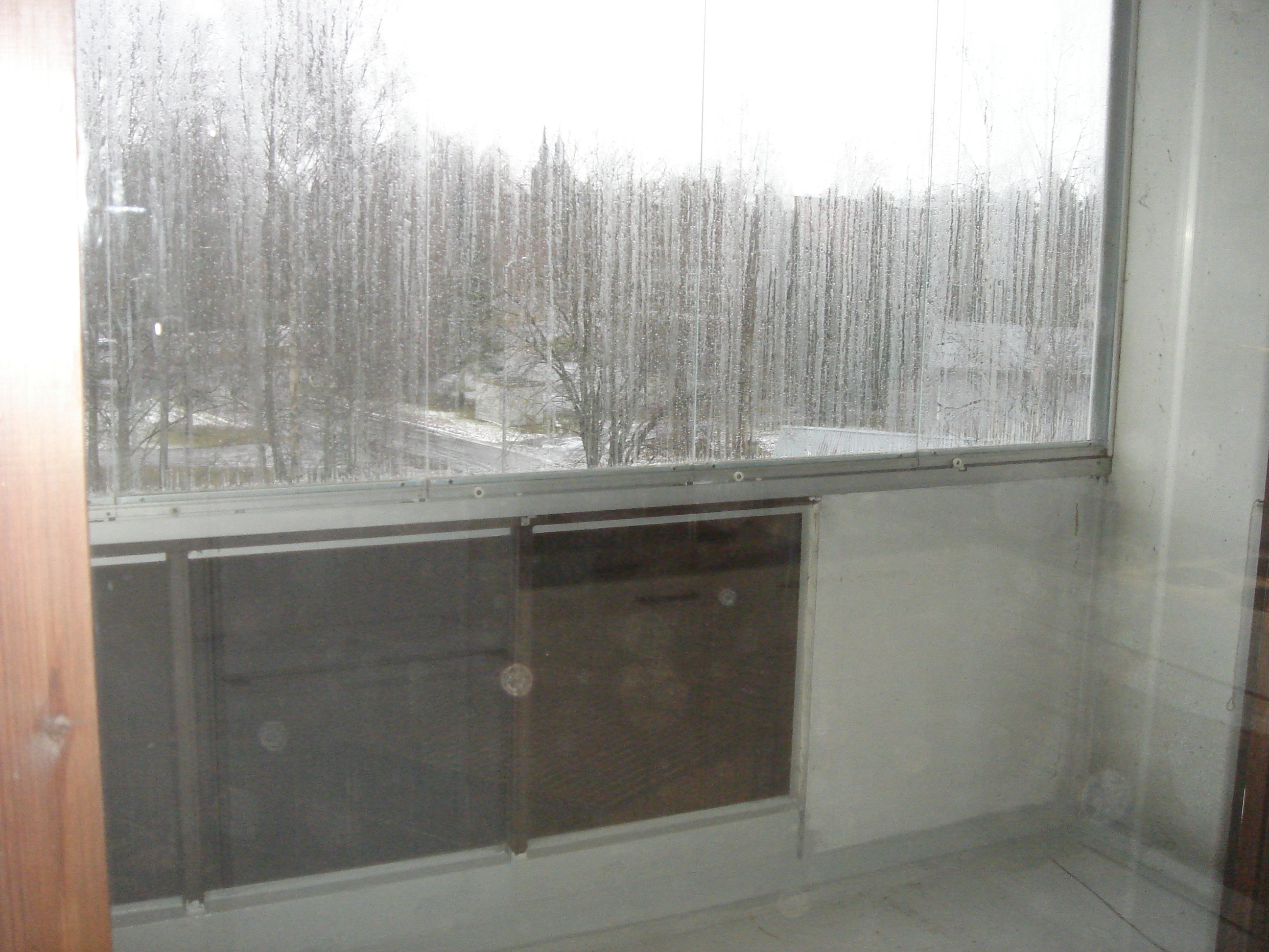 Rautatieasema 1km,Kirjasto 500m,kauppa600m,keskuta 1km 3