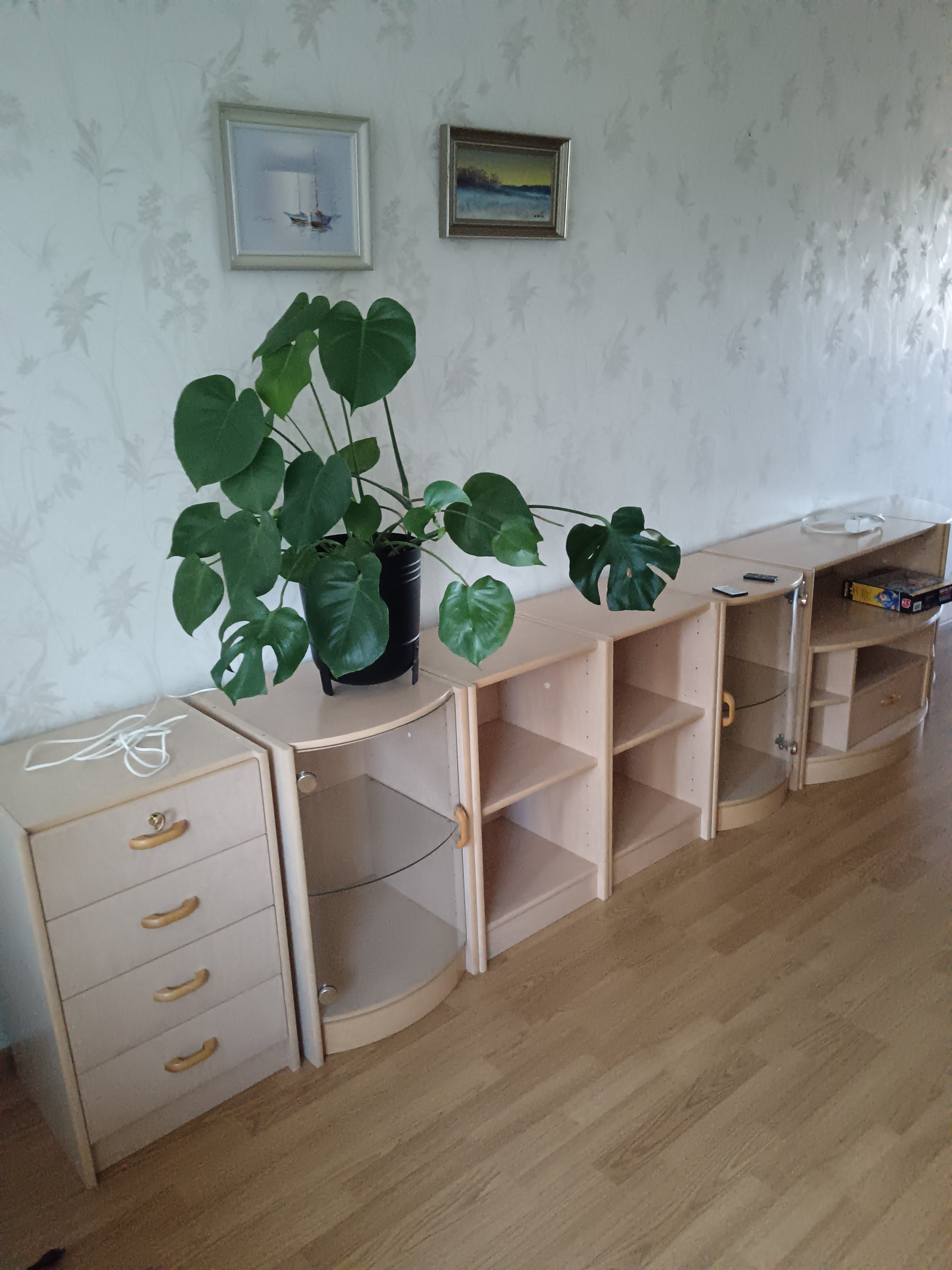 Myllykosken keskustassa, kaupat vieressä. Kauniiseen Kymijoen rantaan alla kilometri. Uima- ja matonpesupaikka lähellä. 3