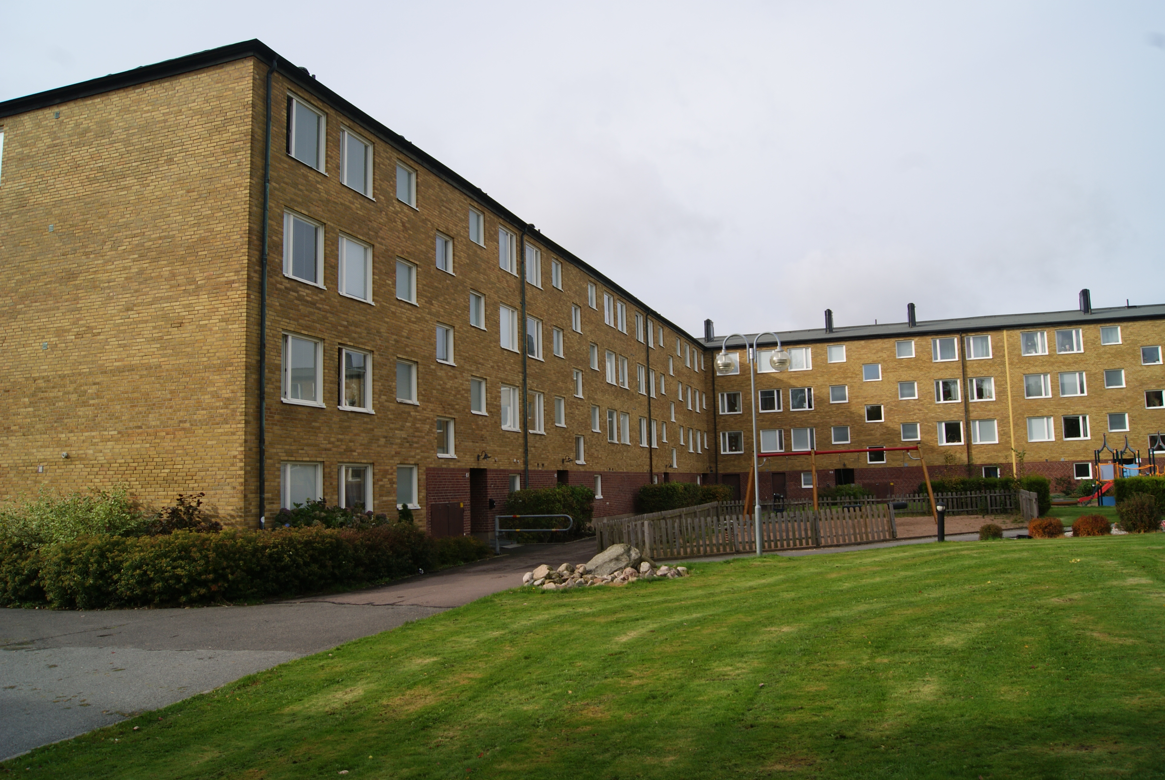 3 rum och kök, Biskopsgården, 8 677 kr/mån, bild 2