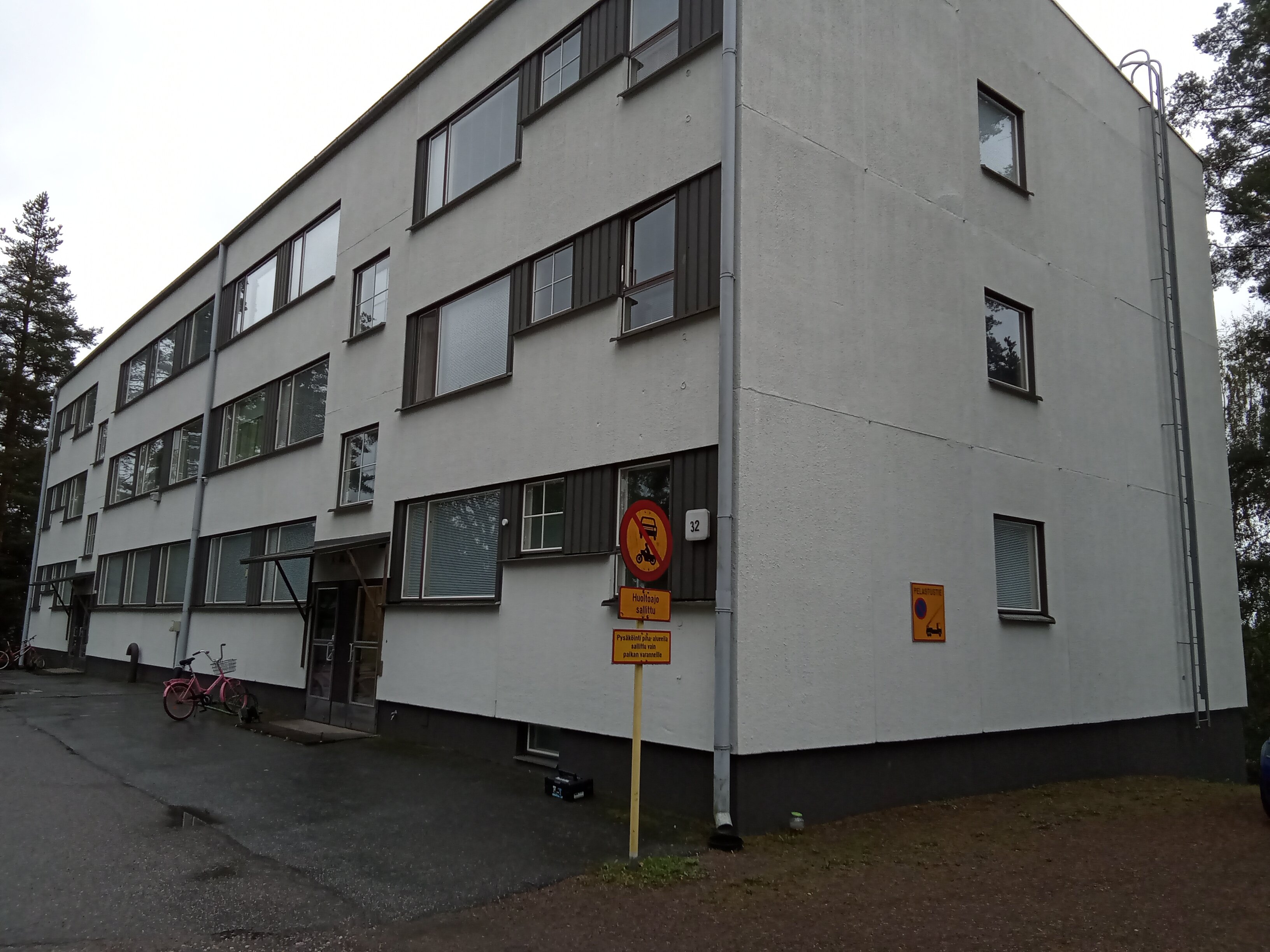 Lauritsalassa kaksio hyvällä sijainnilla 1