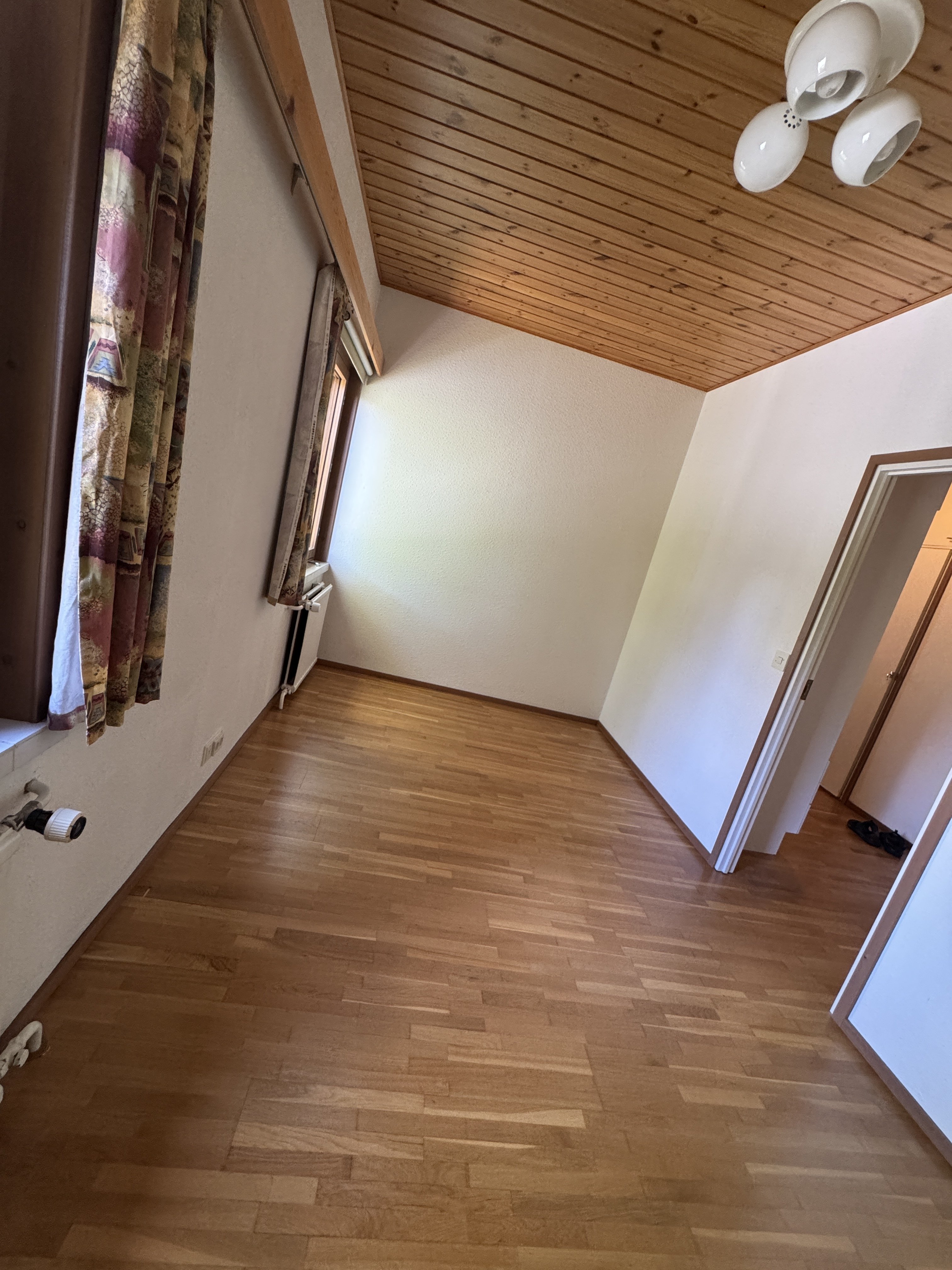 Ethnic room for Rent close to Center 🏠 4