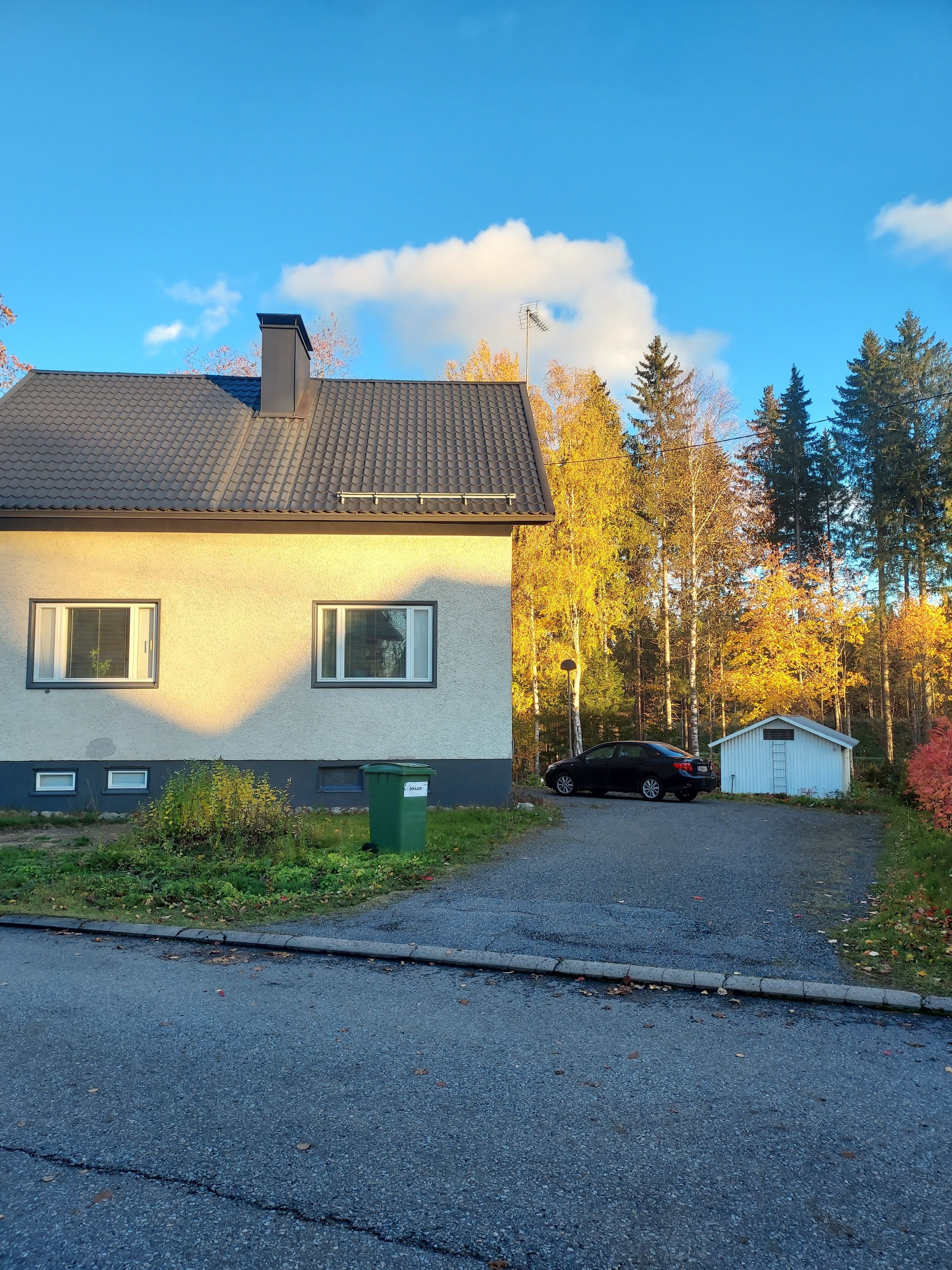Vuokralle tarjotaan hyvin pidetty rintamamiestalo rauhallisella alueella. 1