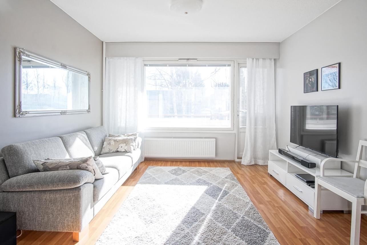 Valoisa kaksio Kanavanrannasta 4