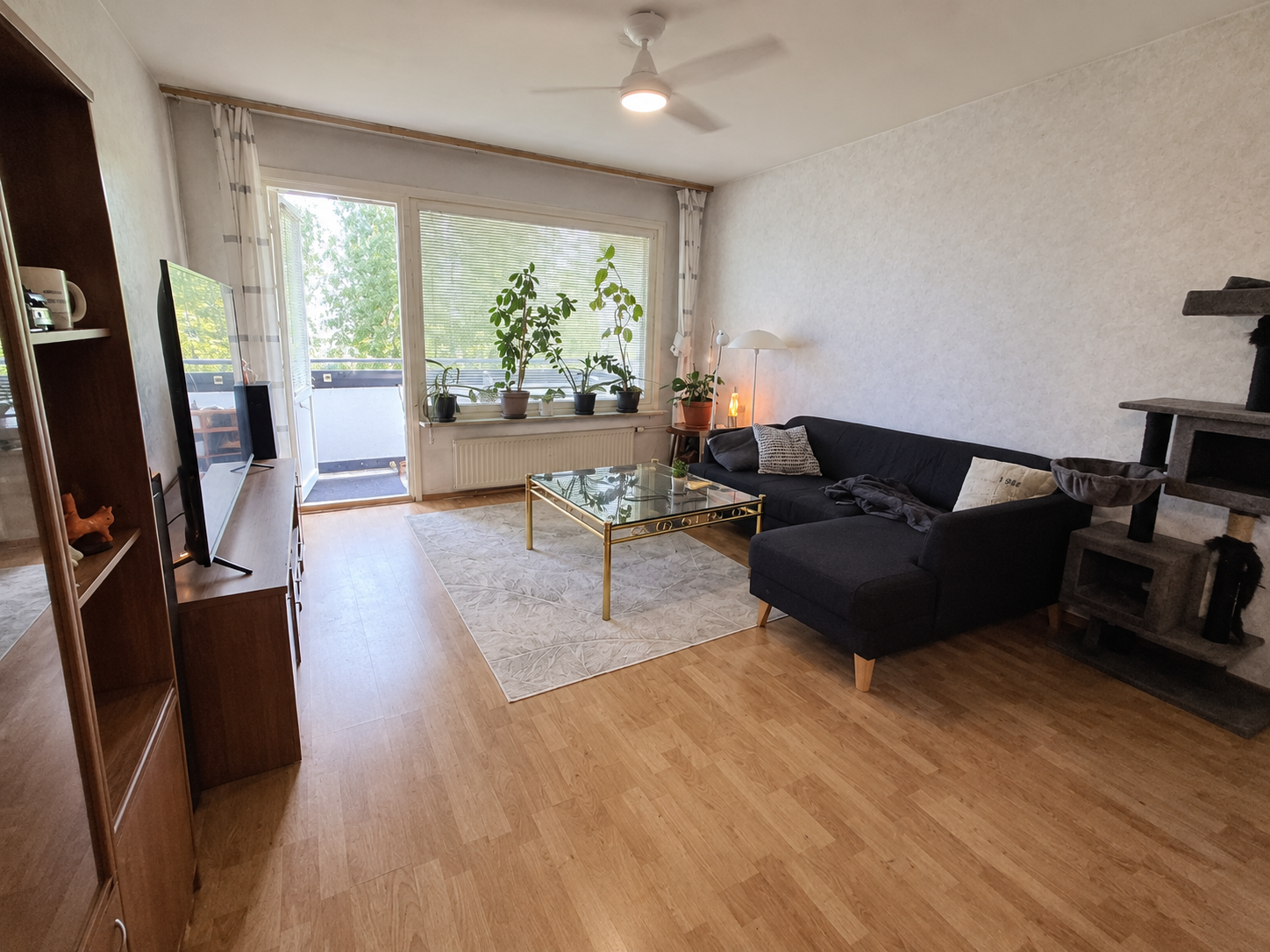Valoisa 74 m² kolmio Liipolassa – iso lasitettu parveke, 2 WC:tä ja hissi 1