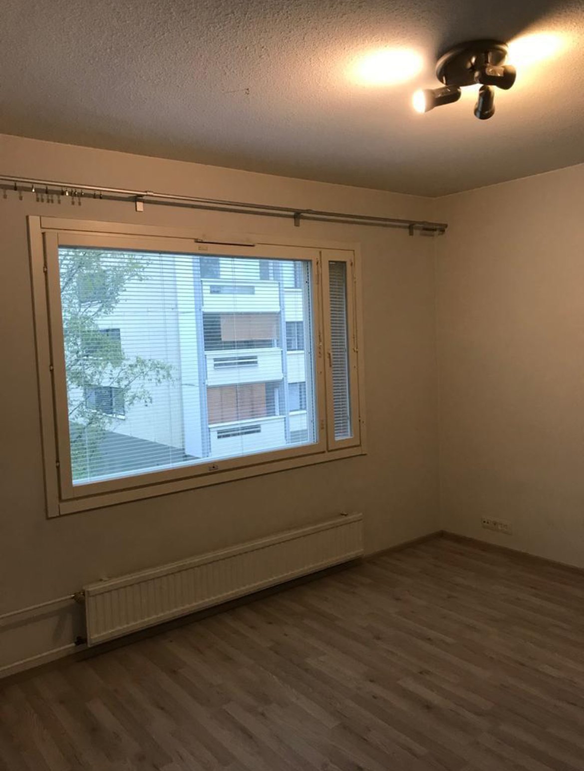 Hyvä yksiö keskeisellä sijainnilla 4