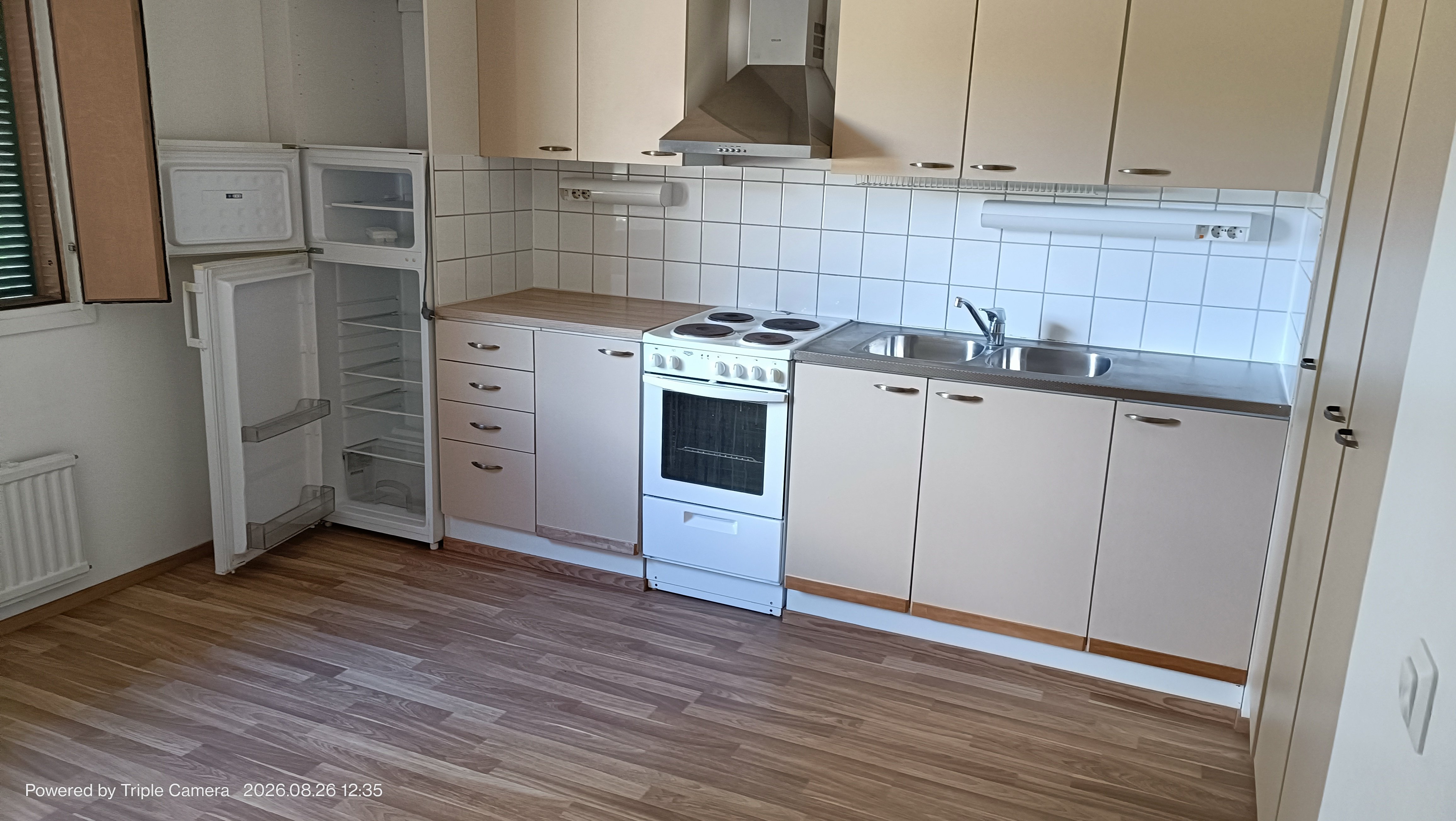 Tupakeittiö, huone + parveke 2