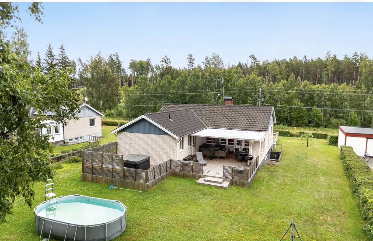 Villa/Hus, 5 rooms, 232 sqm, Hållsta