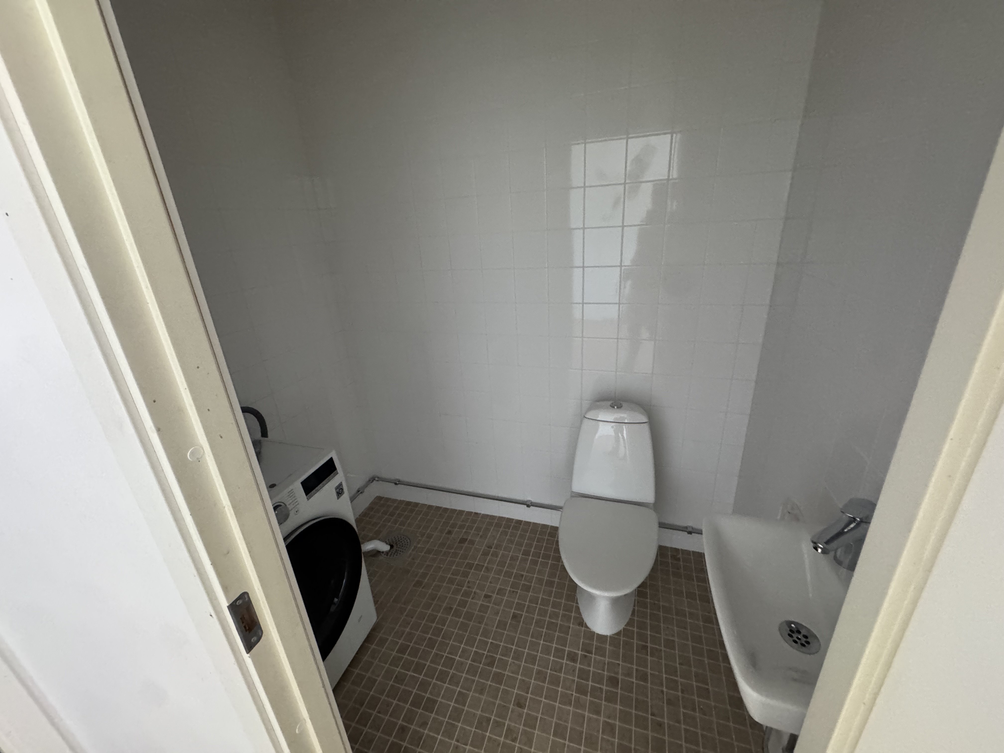 Apartment in Huddinge kommun, Länna industriområde, Stockholms län - Bild 2