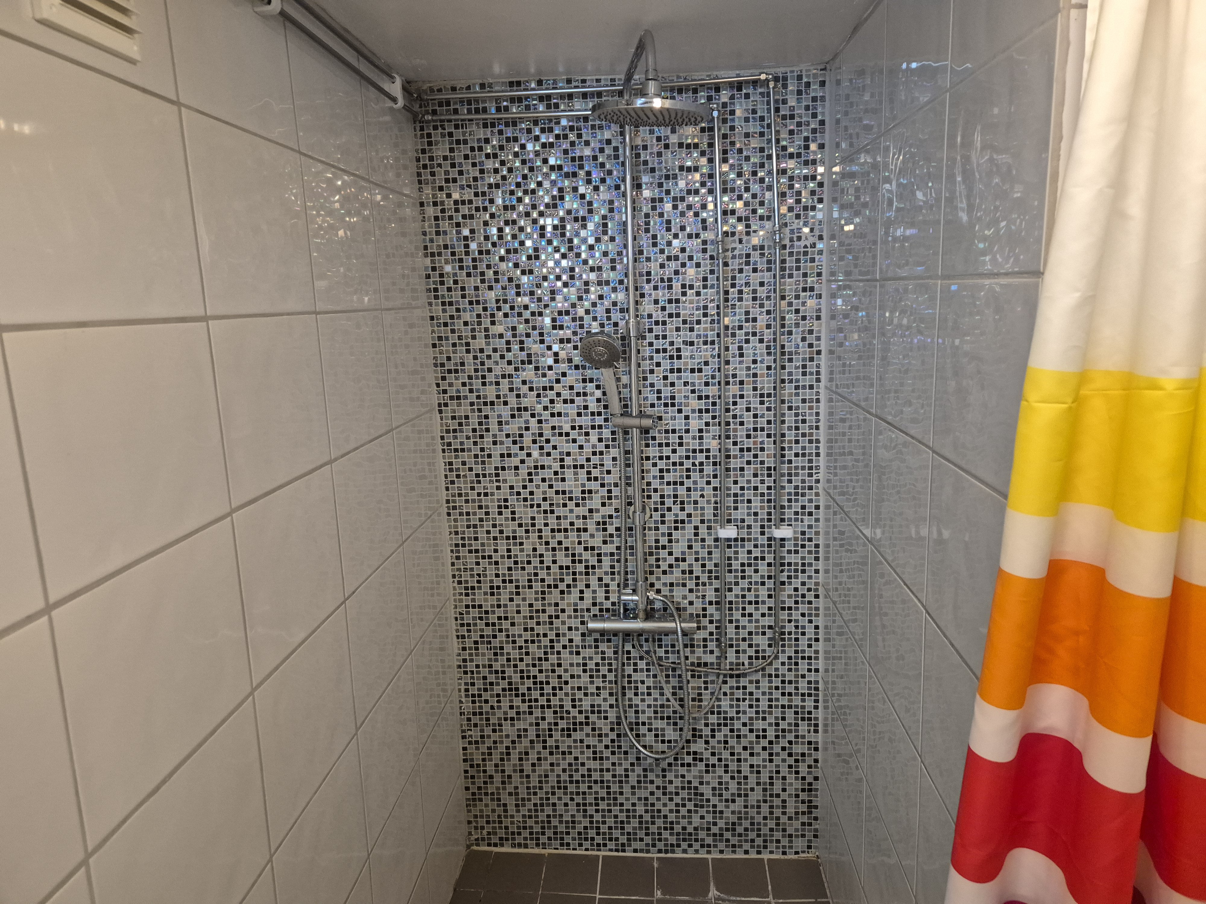 Hus – Järfälla, Kolarängen, Lilla Ulvsättra - Bild 4
