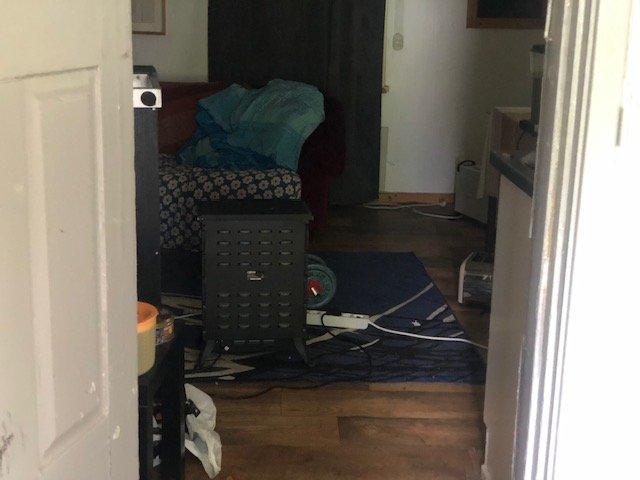Mökki  oh/keittotila + mh + sh/wc, varasto yht. n. 38 m2 5