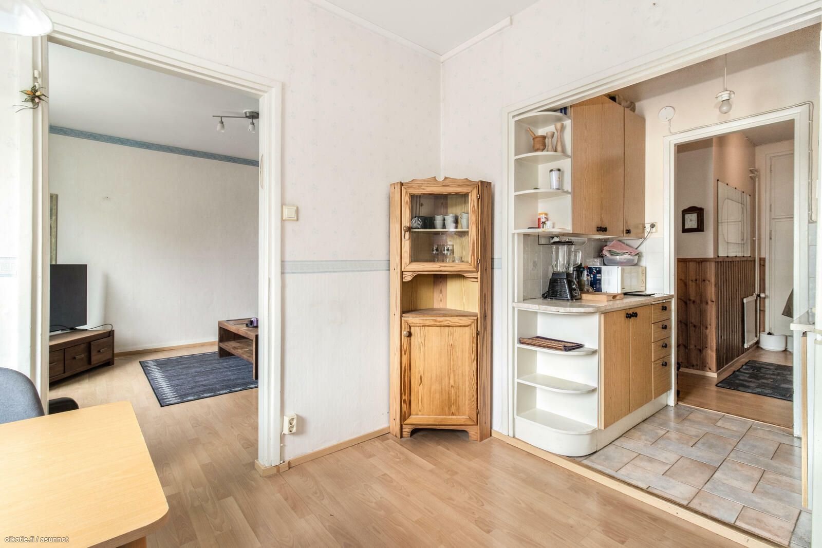 Hyväkuntoinen kaksio Kotkansaarella 5