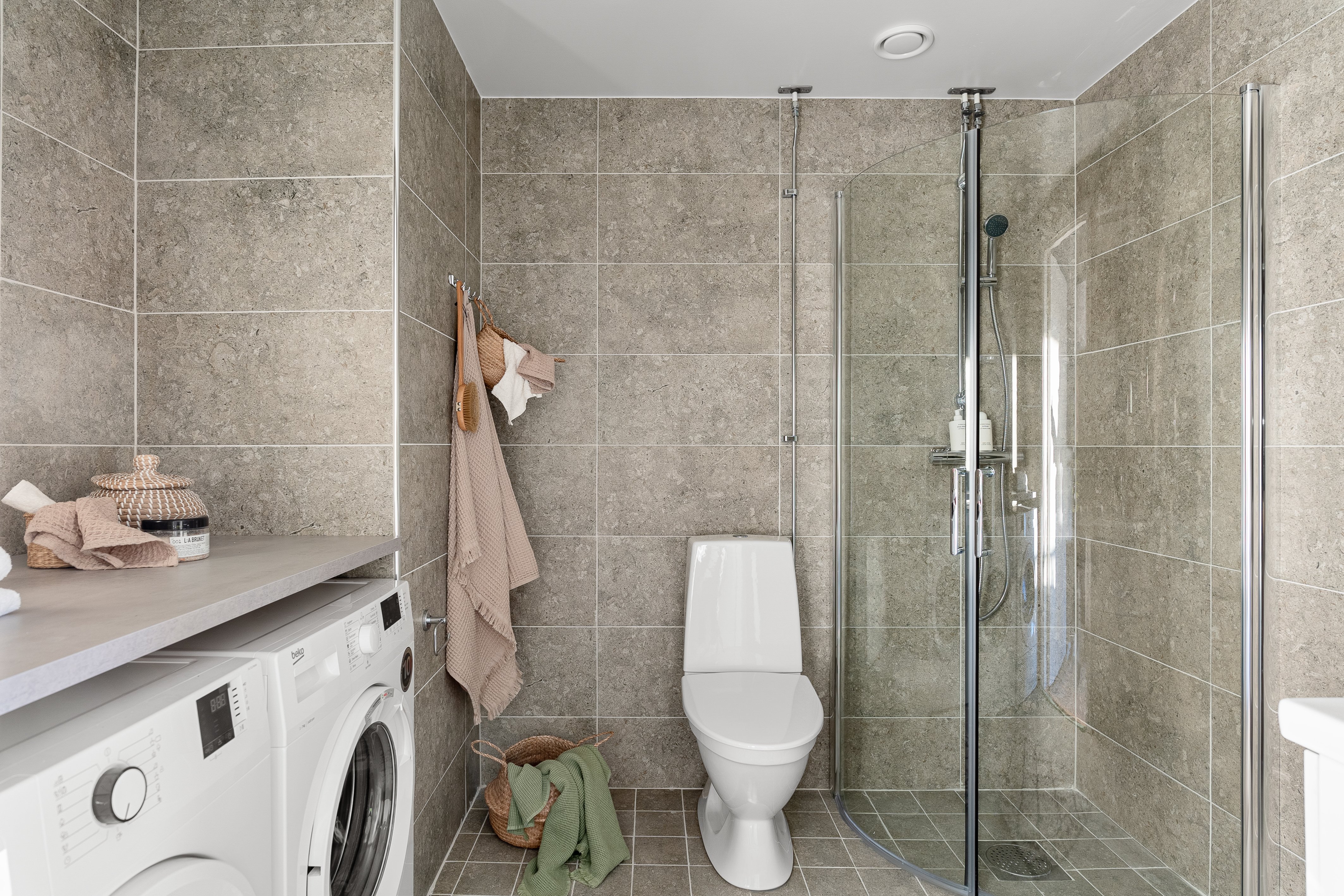 Hjälmarvägen, Örebro