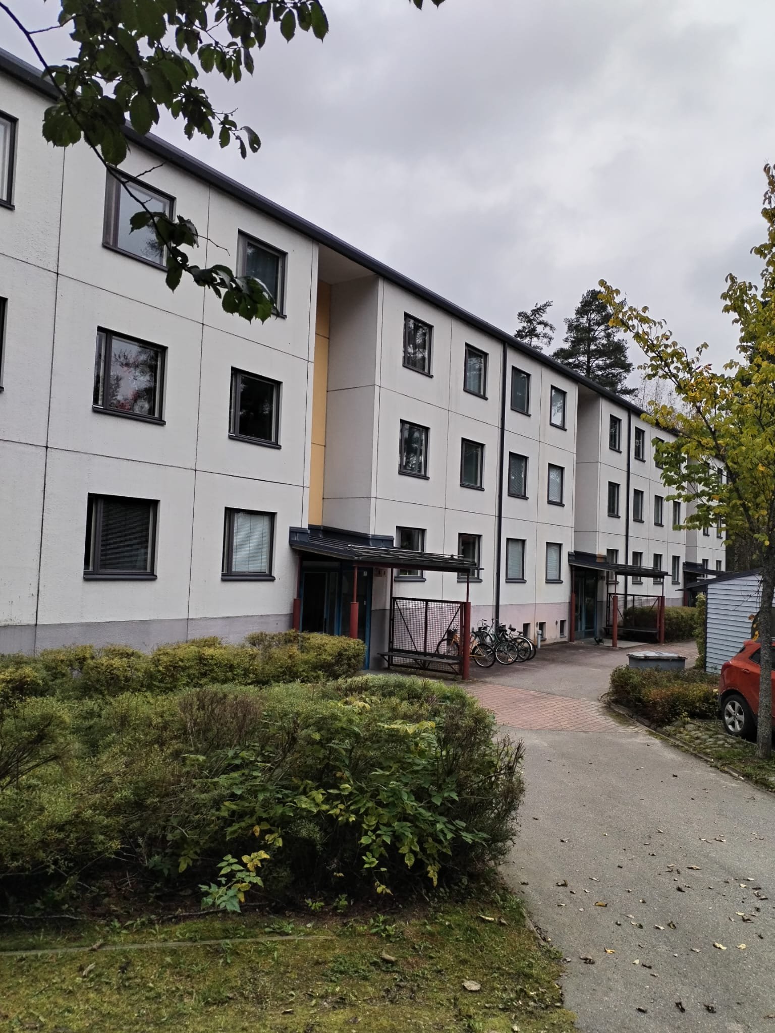 Tilava 77 m² koti Nurmijärvellä – 3h, toimiva keittiö ja juuri remontoitu WC 2