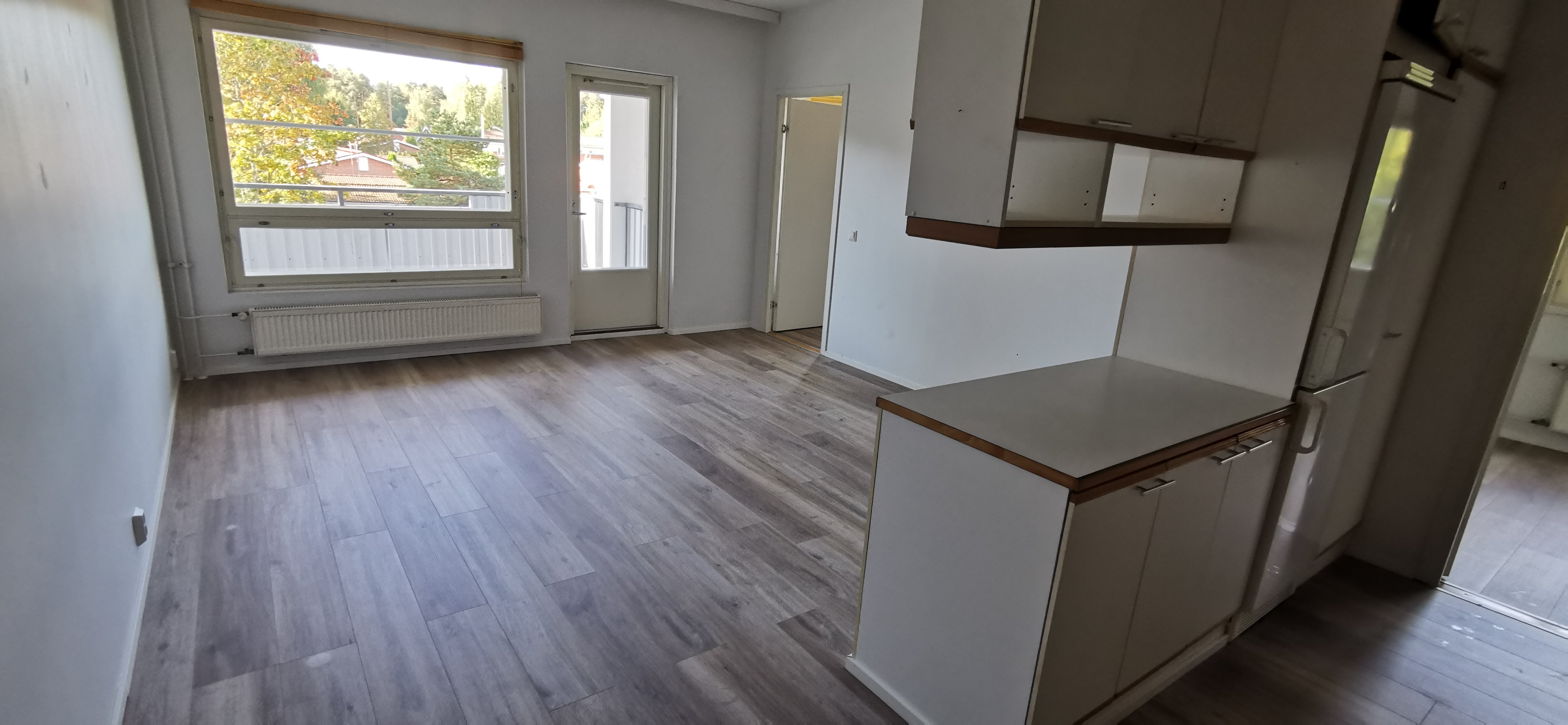 Hyväkuntoinen saunallinen ja parvekkeellinen kolmio palveluiden vierestä 3