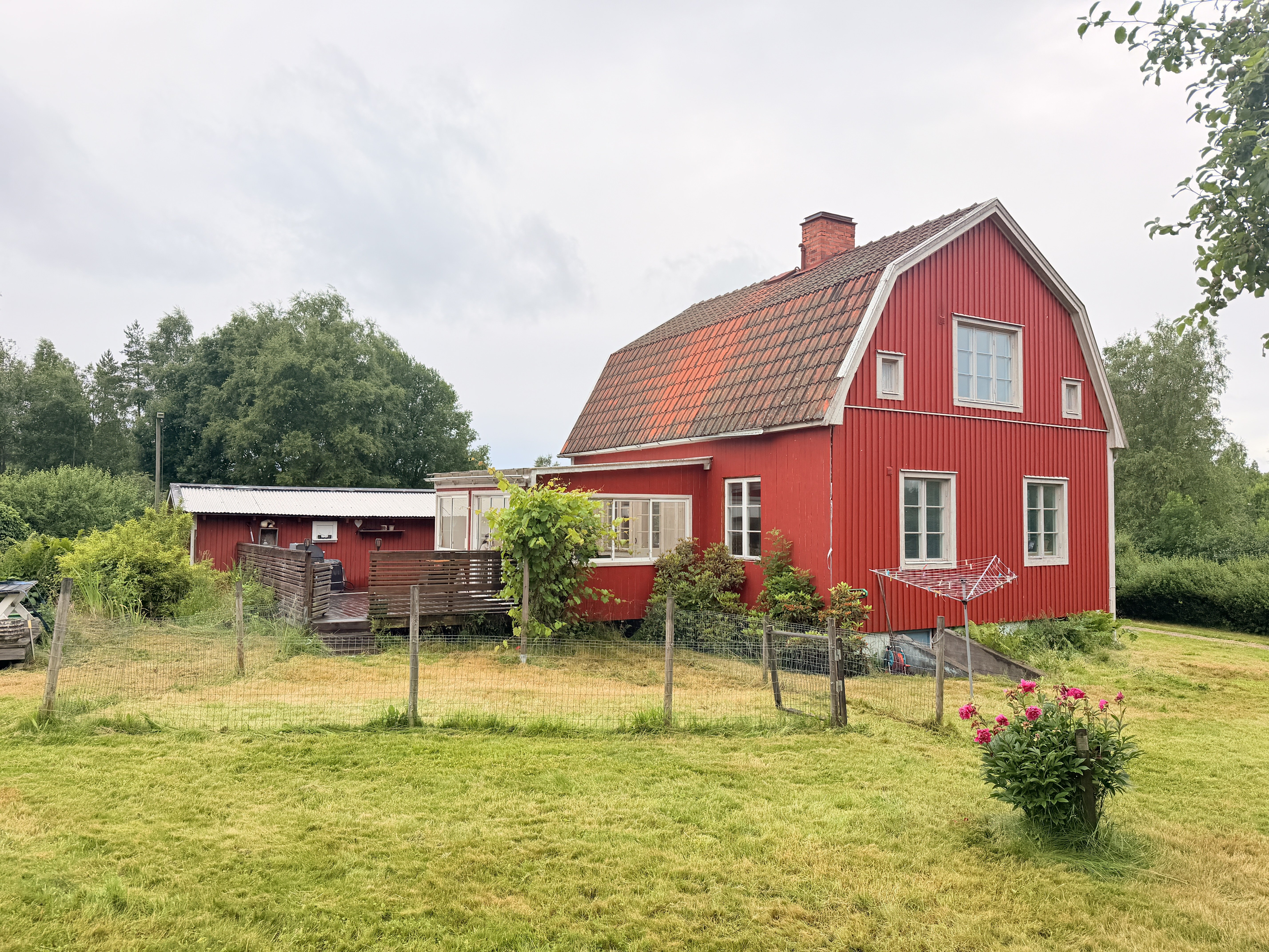 House, 147 m², land 147 m²