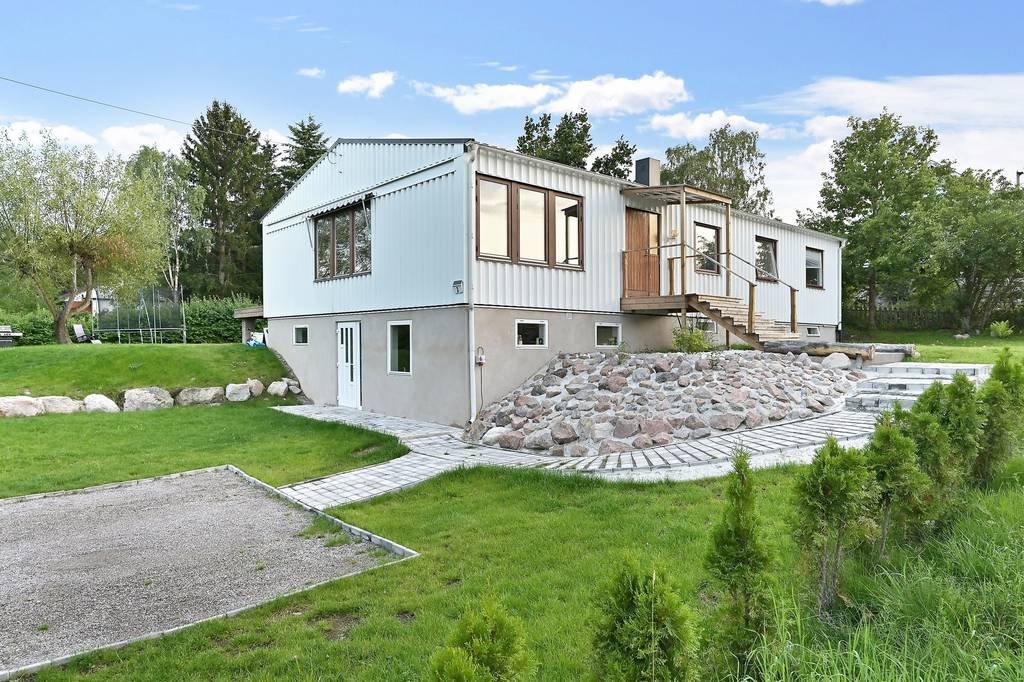 9 rooms · 207 m² in Ekero