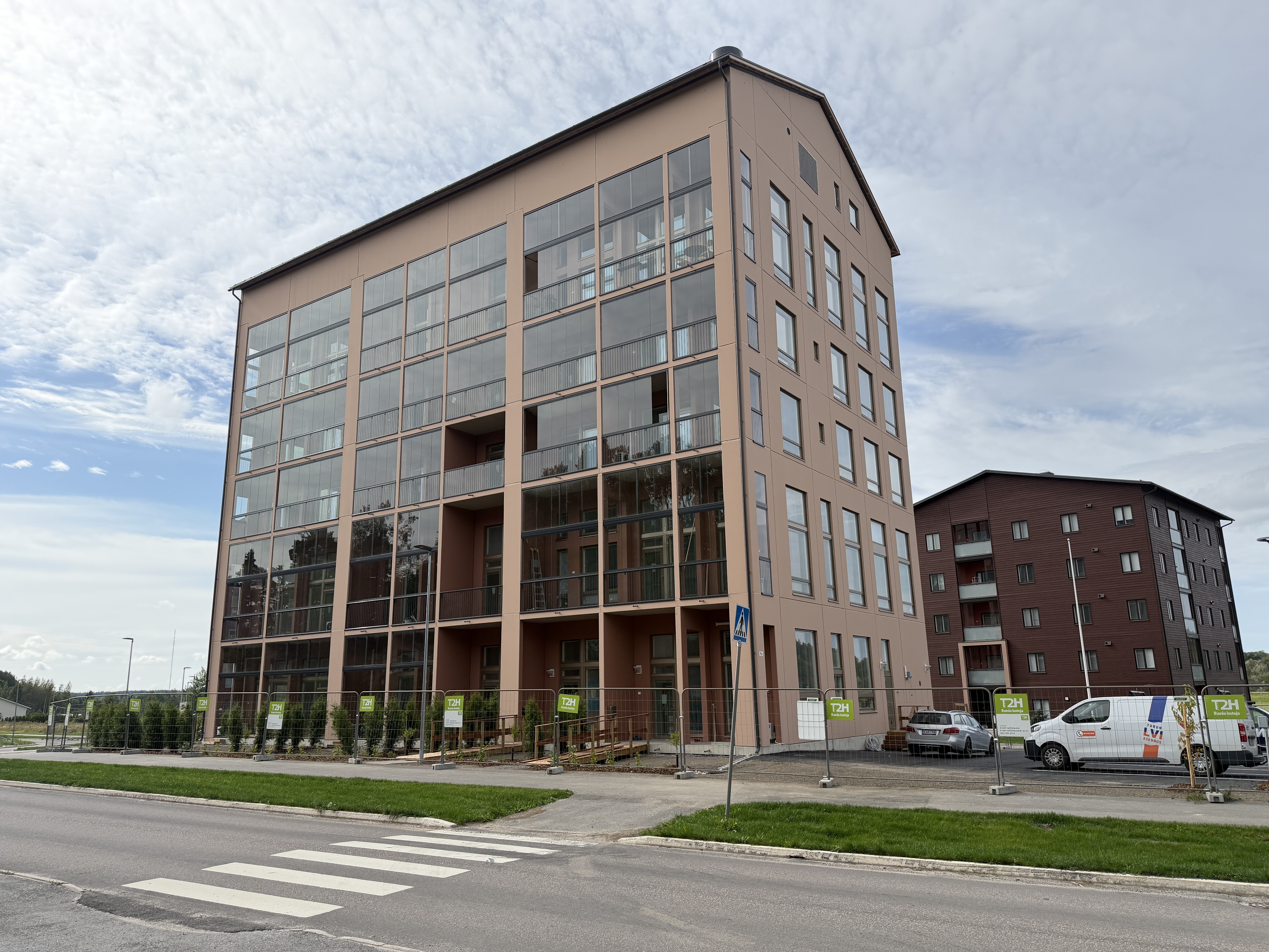 Upea saunallinen loft asunto omalla pihalla! 4