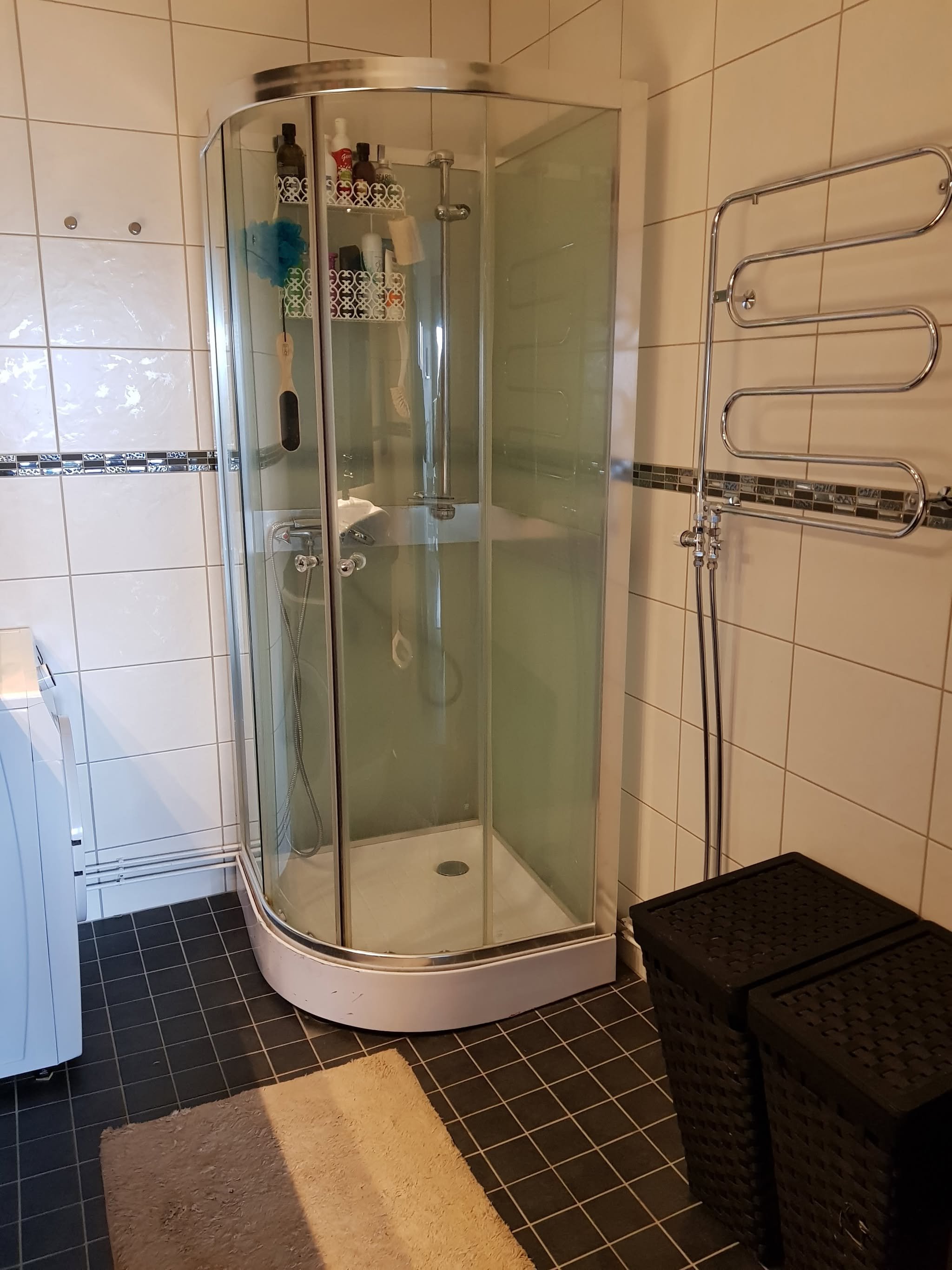 Viihtyisä kaksio ylimmässä kerroksessa hissitalossa/Trivsam lägenhet på högsta våningen med hiss 4