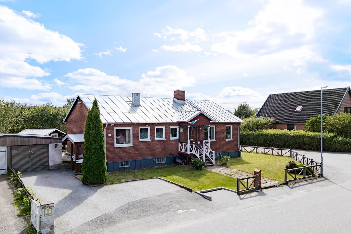 Villa/Hus, 6 rooms, 206 sqm, Bro
