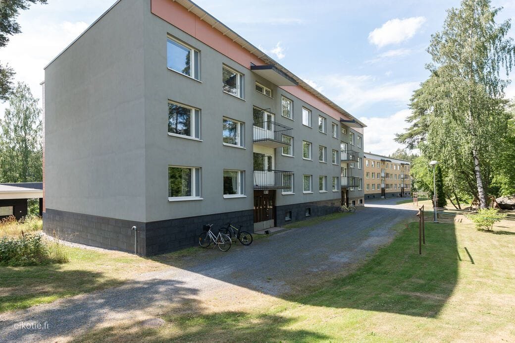 Ylimmän kerroksen yksiö 1