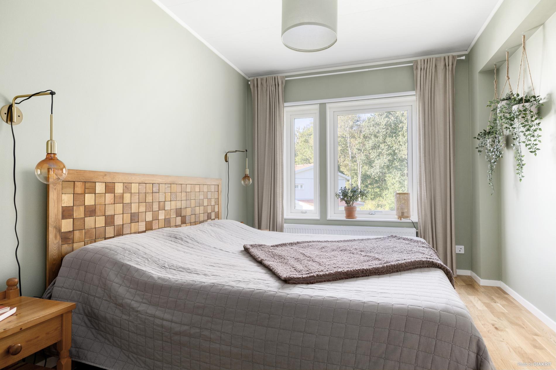 Hus – Trollhättan, Torsred - Fler