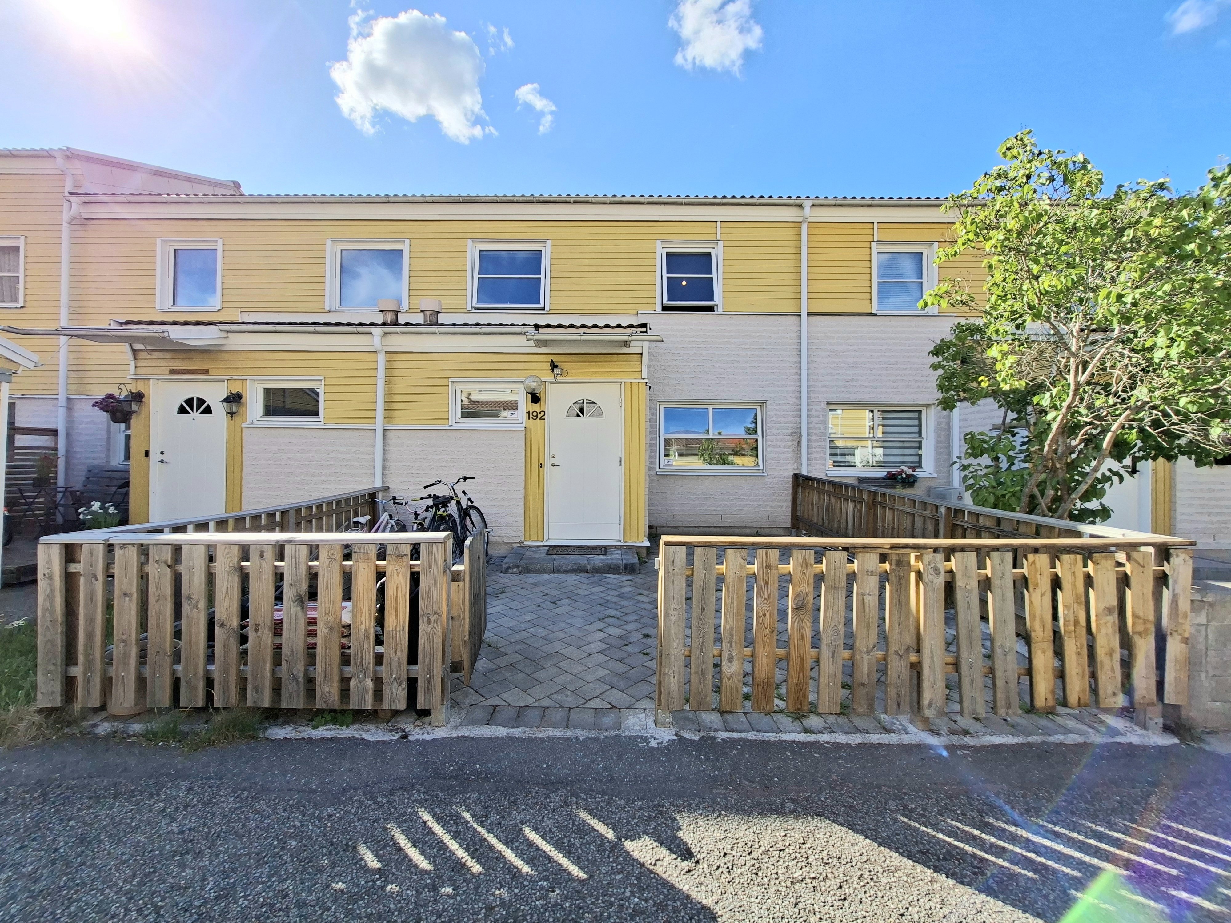 Radhus, 5 rooms, 120 sqm, Vallentuna