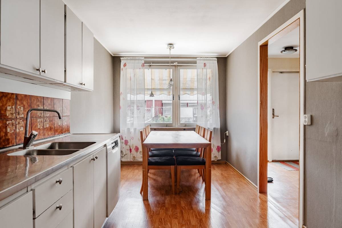Radhus, 5 rooms, 176 sqm, Källby