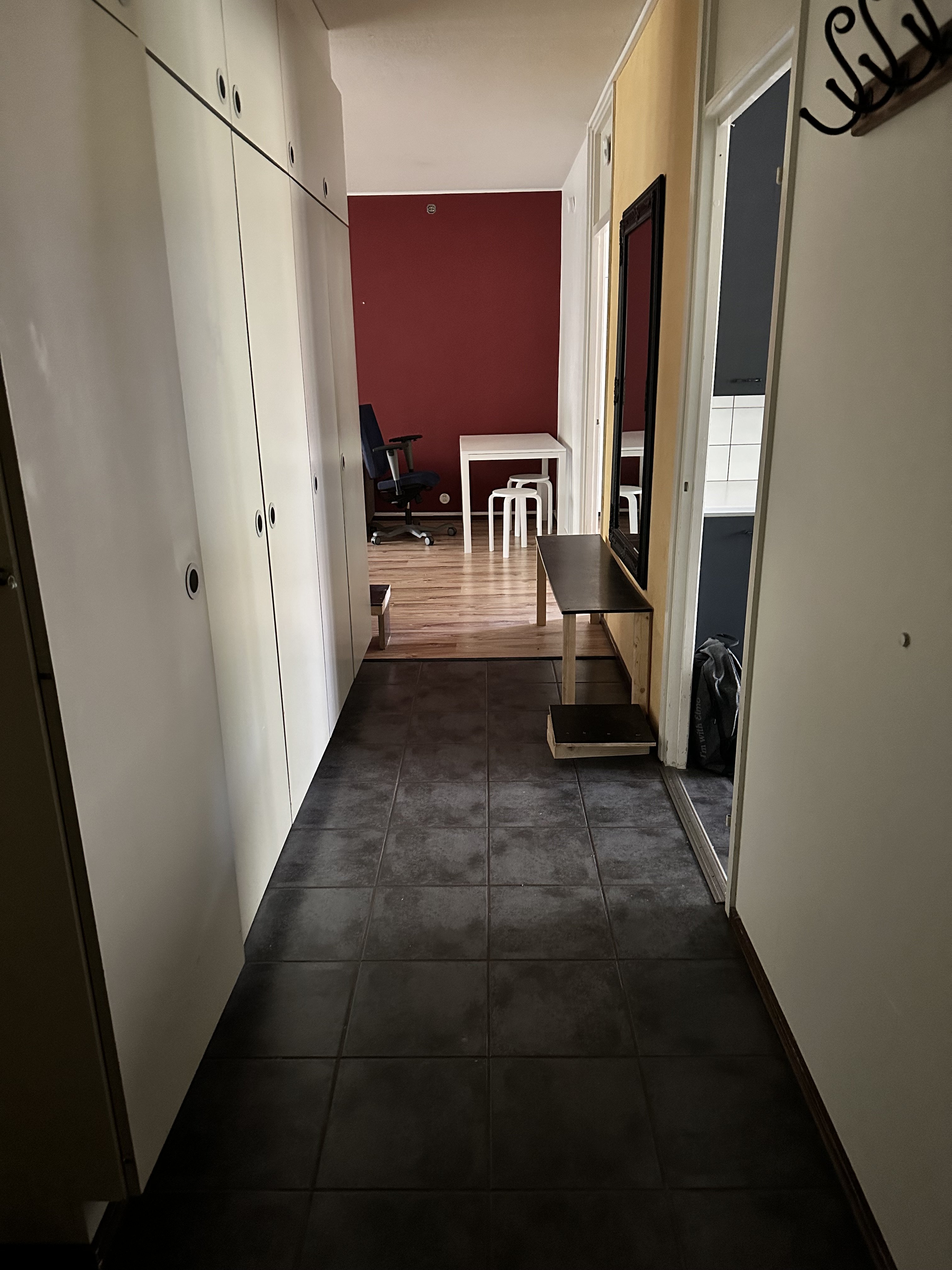 Iso kaksio parvekkaalla 2