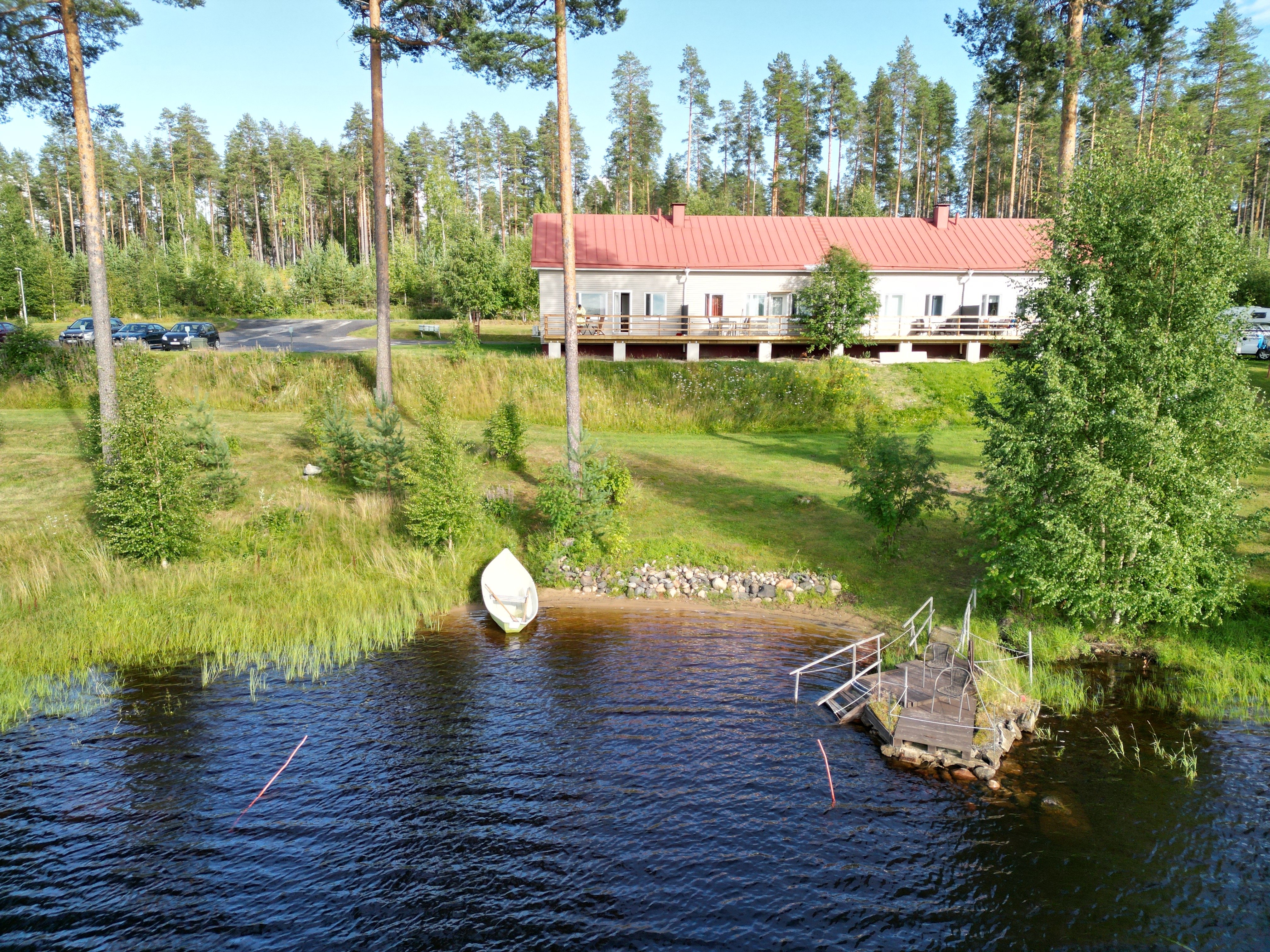 Kuhmossa järven rannalla 55 m2 rivitaloasunto 3
